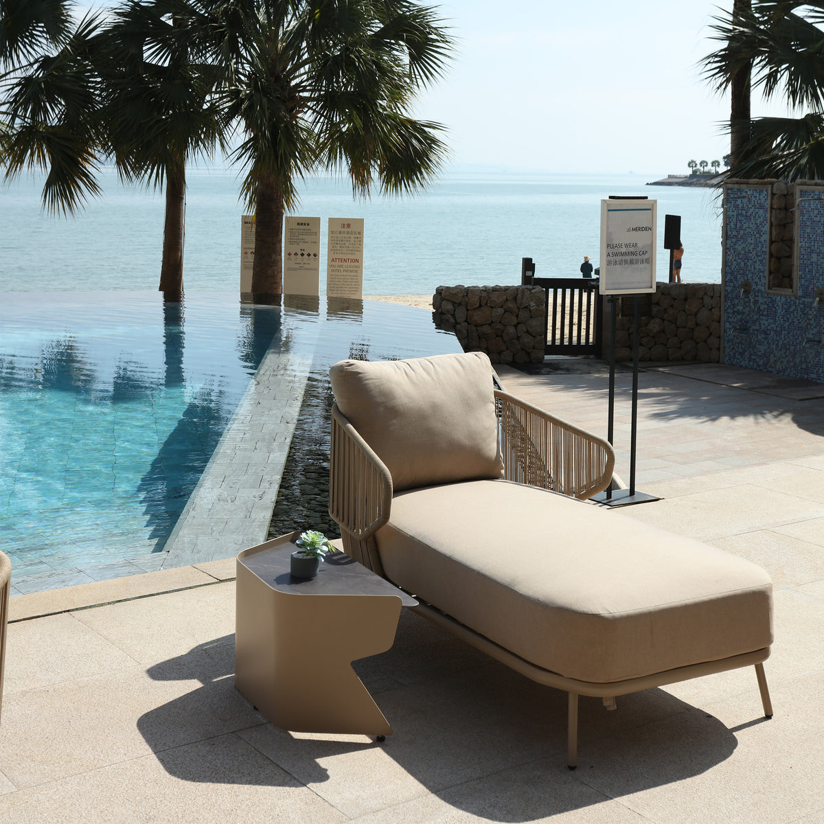 BEACON MYX-LC1030 outdoor relax sunbed with adjustable backrest and cushioned seating, ideal for outdoor lounging and sunbathing.