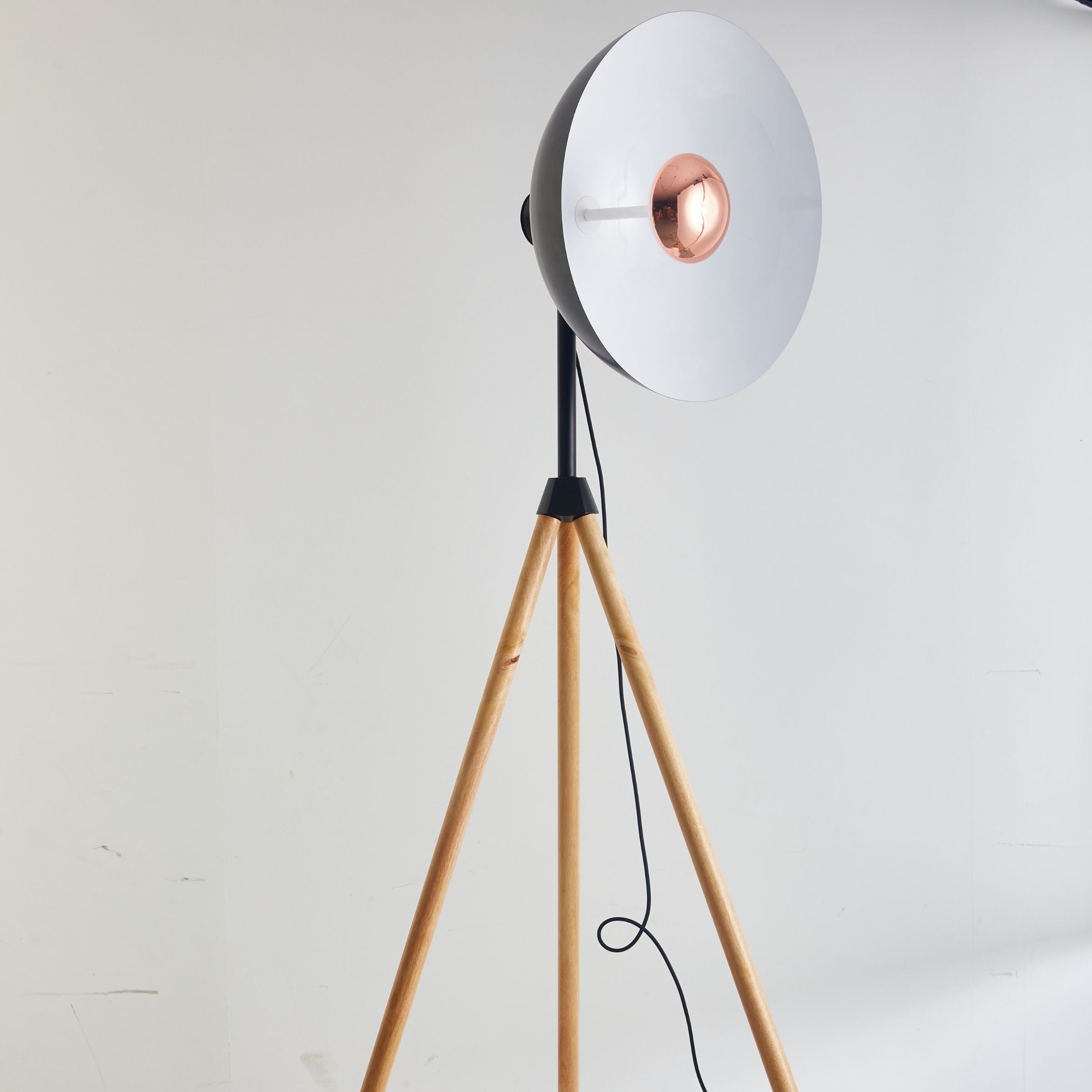 Fame Wooden Floor Lamp CY-LTD-1007 - Floor Lamps - ebarza Furniture UAE | Shop Modern Furniture in Abu Dhabi & Dubai - مفروشات ايبازرا في الامارات | تسوق اثاث عصري وديكورات مميزة في دبي وابوظبي
