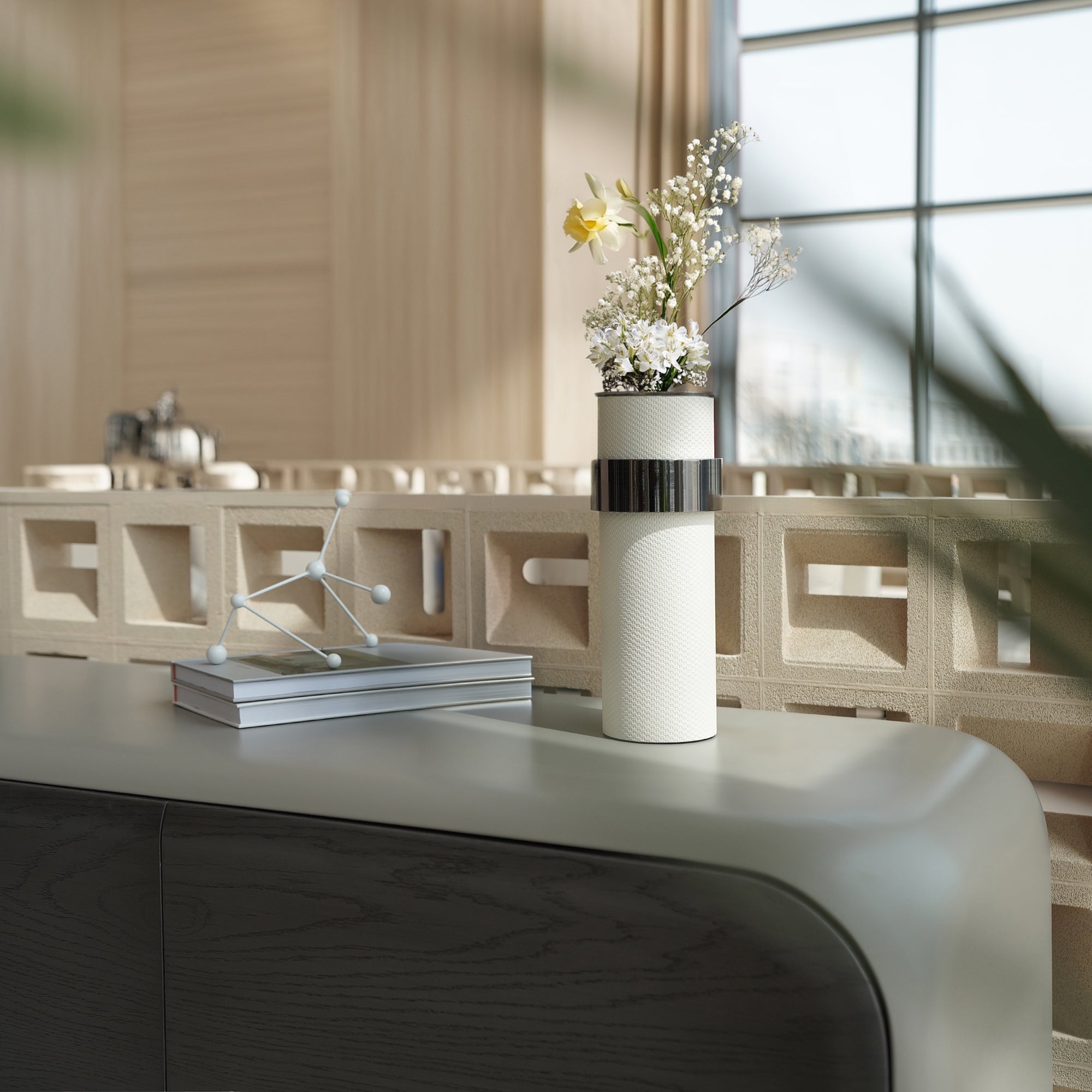 Flower Vase-L DD220402AL BGB - Vases - ebarza Furniture UAE | Shop Modern Furniture in Abu Dhabi & Dubai - مفروشات ايبازرا في الامارات | تسوق اثاث عصري وديكورات مميزة في دبي وابوظبي