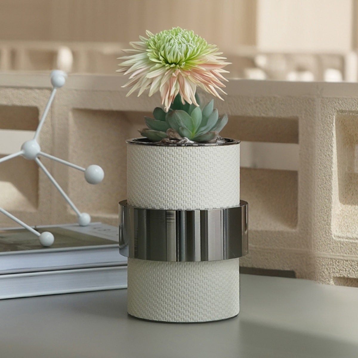 Flower Vase-S DD220402ES - Vases - ebarza Furniture UAE | Shop Modern Furniture in Abu Dhabi & Dubai - مفروشات ايبازرا في الامارات | تسوق اثاث عصري وديكورات مميزة في دبي وابوظبي