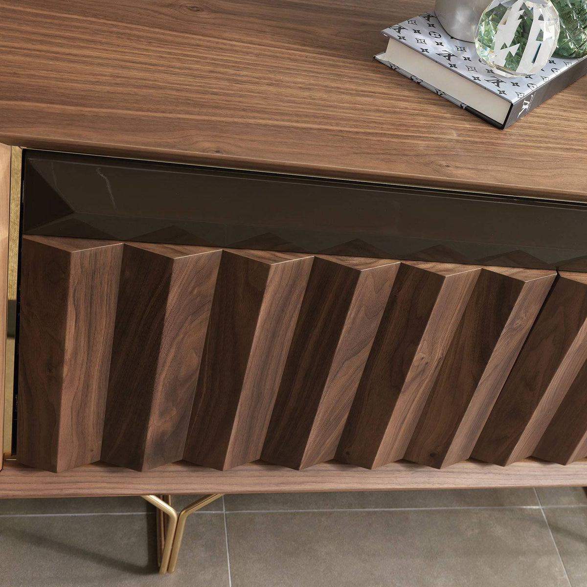 Display image of YOL LIVING Ginda Dresser Ginda001 with matching mirror, showcasing a modern wooden dresser and mirror setup.