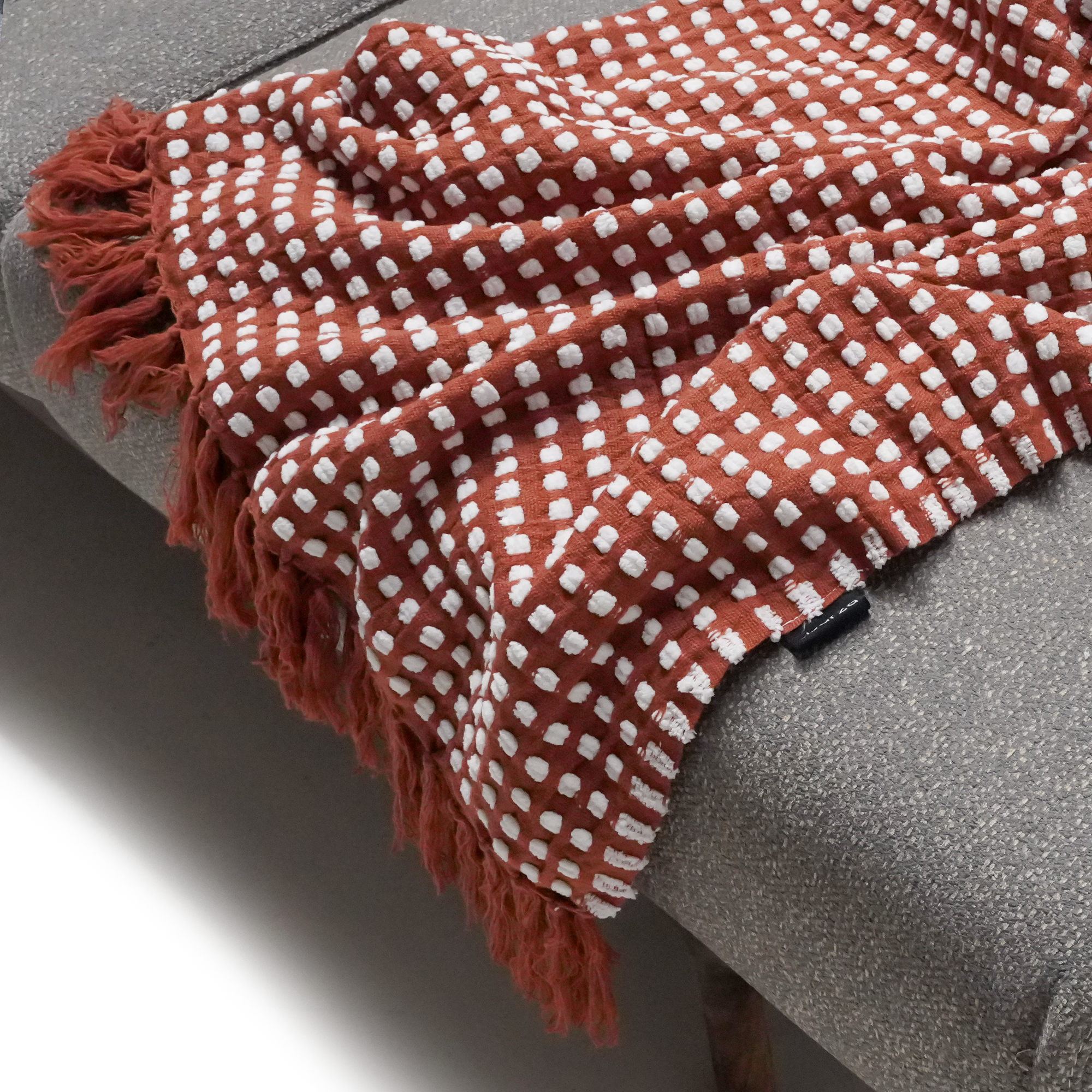 Handmade Red Throw Blanket DT23006-RD - Blankets - ebarza Furniture UAE | Shop Modern Furniture in Abu Dhabi & Dubai - مفروشات ايبازرا في الامارات | تسوق اثاث عصري وديكورات مميزة في دبي وابوظبي