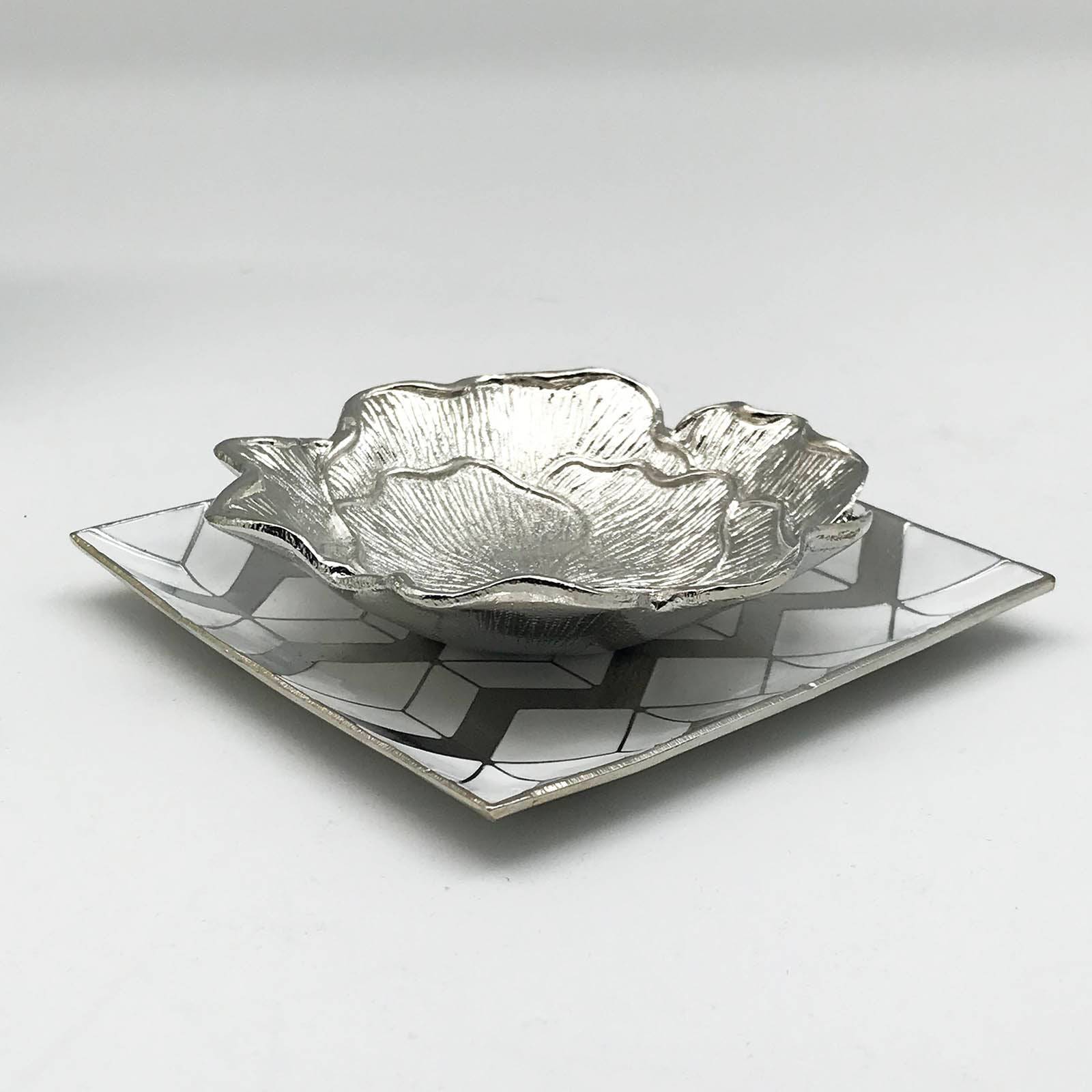 Handmade Zinc Napkin Ring Chrome 79919A000 - Napkin Rings - ebarza Furniture UAE | Shop Modern Furniture in Abu Dhabi & Dubai - مفروشات ايبازرا في الامارات | تسوق اثاث عصري وديكورات مميزة في دبي وابوظبي