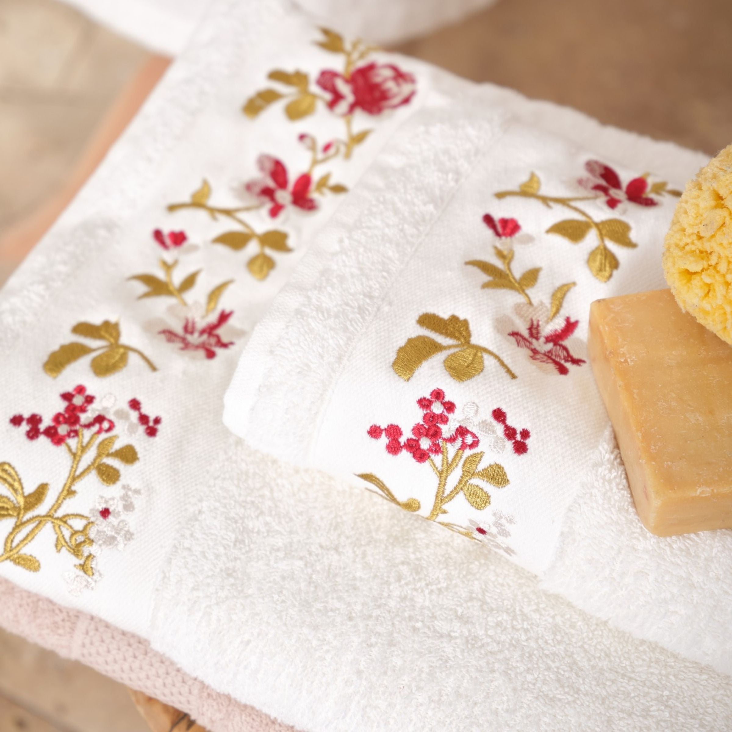 Karaca Home 100% Cotton Turkish Bath Set with Red Beige Embroidery 200.20.01.0720 - Towels - ebarza Furniture UAE | Shop Modern Furniture in Abu Dhabi & Dubai - مفروشات ايبازرا في الامارات | تسوق اثاث عصري وديكورات مميزة في دبي وابوظبي