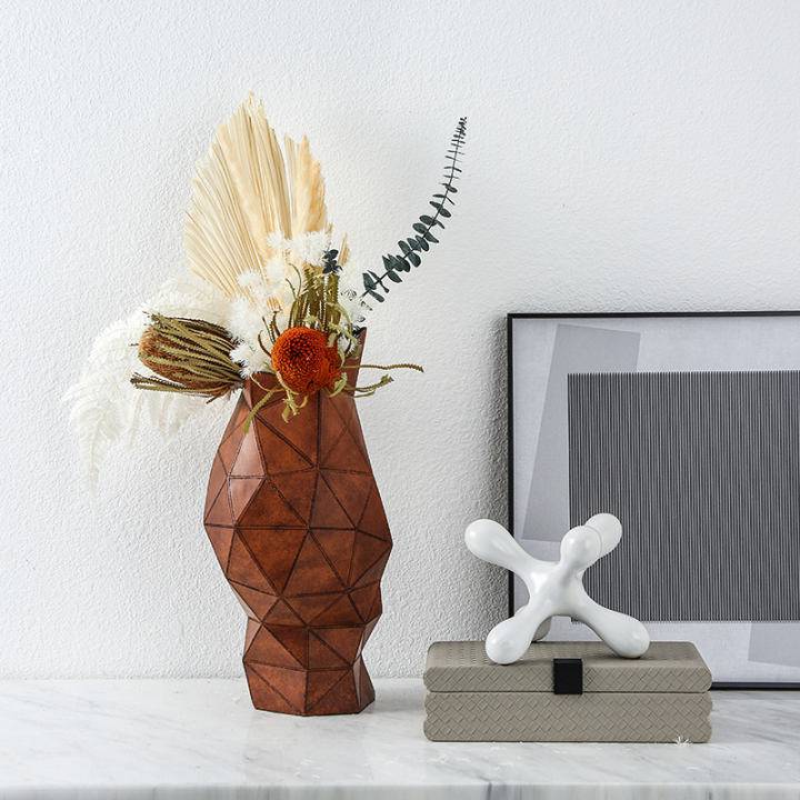 Leather Vase - Brown Fc-Sz2122B - Vases - ebarza Furniture UAE | Shop Modern Furniture in Abu Dhabi & Dubai - مفروشات ايبازرا في الامارات | تسوق اثاث عصري وديكورات مميزة في دبي وابوظبي