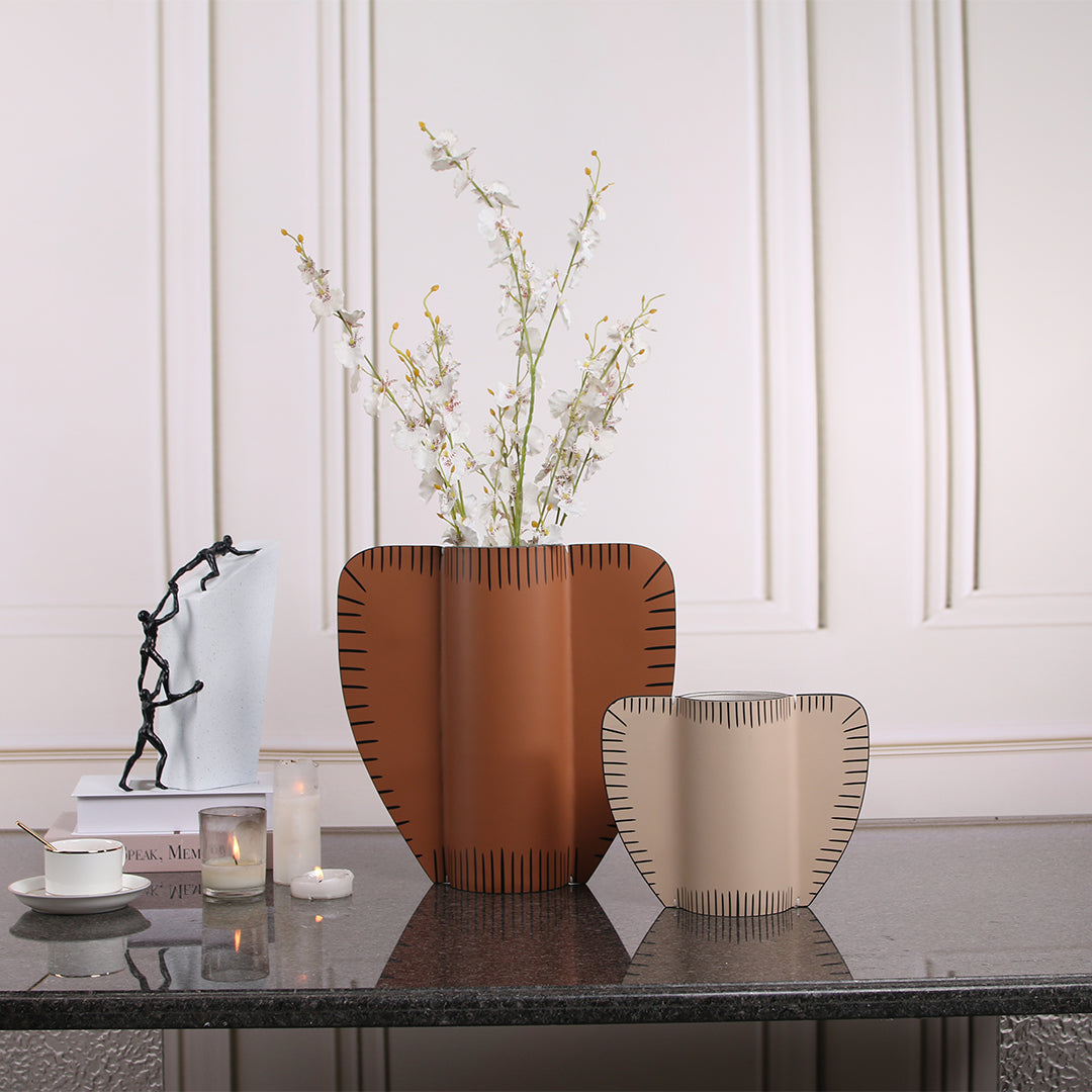 Leather Vase-Dry & Fresh-L by BEACON, stylish leather vase with textured surface, suitable for dry or fresh flowers.