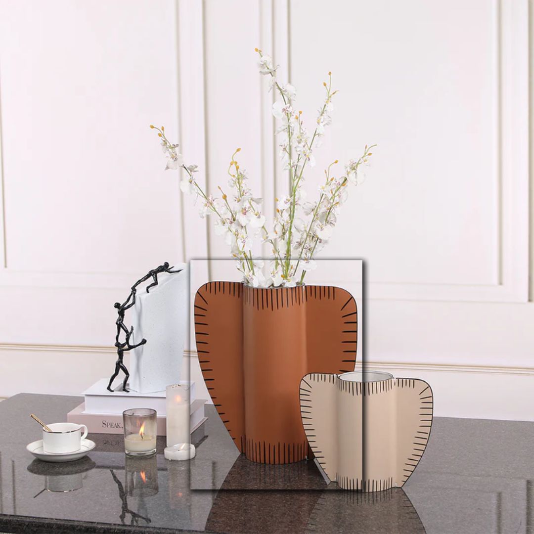 Leather Vase-Dry & Fresh-L KB3007CL - Vases - ebarza Furniture UAE | Shop Modern Furniture in Abu Dhabi & Dubai - مفروشات ايبازرا في الامارات | تسوق اثاث عصري وديكورات مميزة في دبي وابوظبي