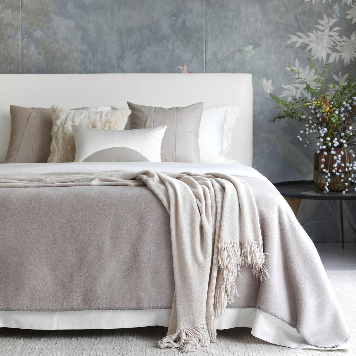 BEACON Leonardo full bedding set EBB035 with patterned duvet cover and matching pillowcases, made of soft, comfortable fabric.