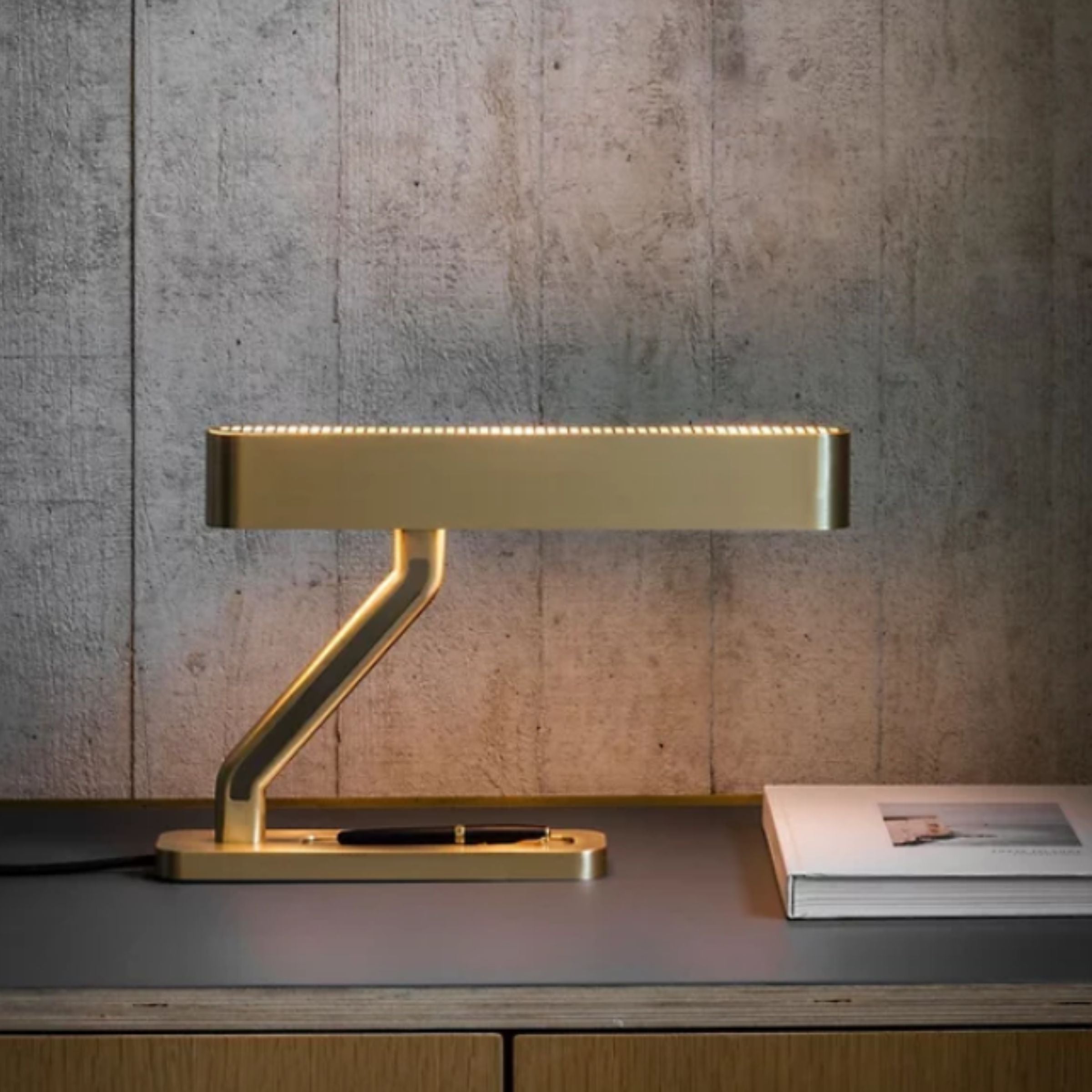 Lexy Table Lamp CY-LTD-1012 - Desk\table Lamps - ebarza Furniture UAE | Shop Modern Furniture in Abu Dhabi & Dubai - مفروشات ايبازرا في الامارات | تسوق اثاث عصري وديكورات مميزة في دبي وابوظبي