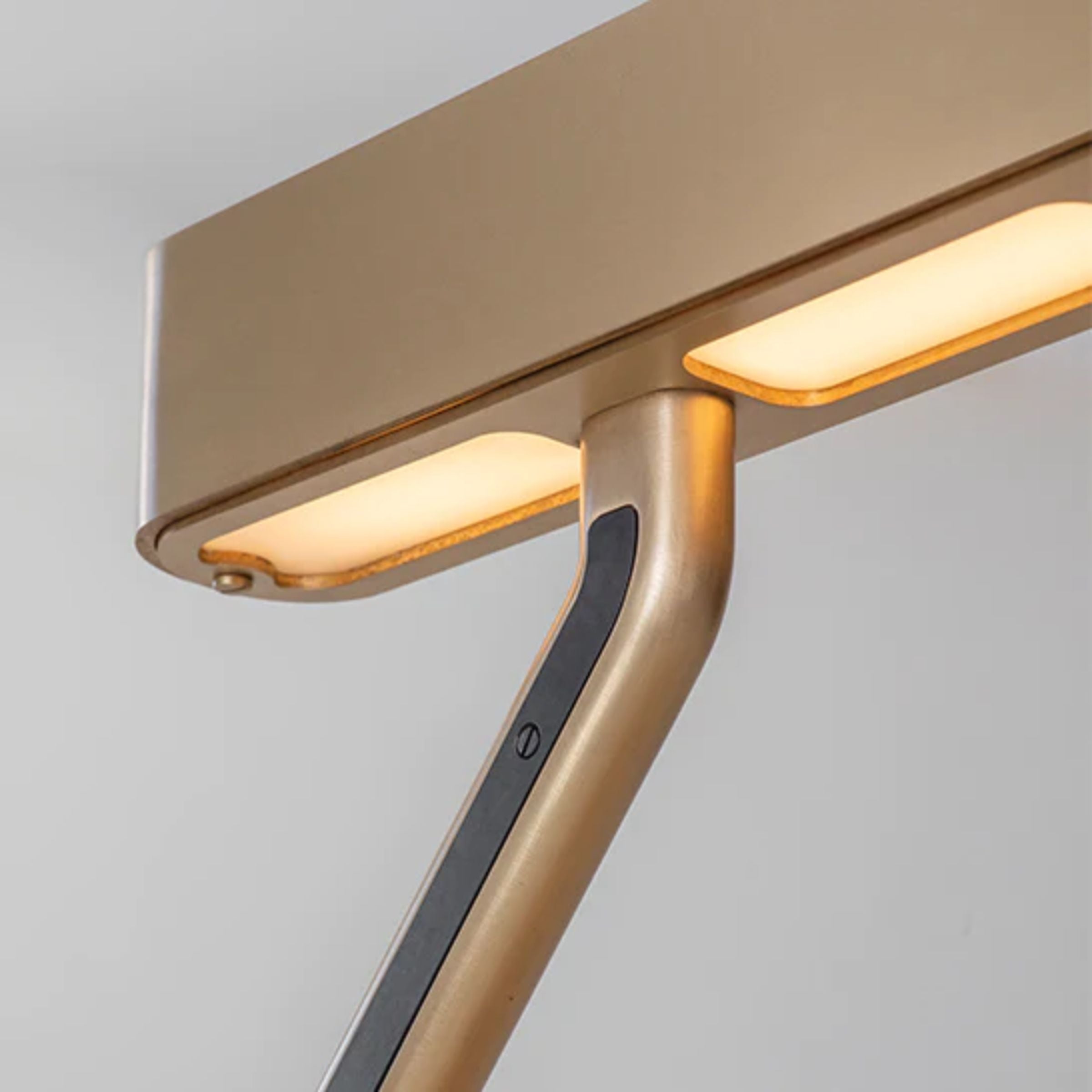 Lexy Table Lamp CY-LTD-1012 - Desk\table Lamps - ebarza Furniture UAE | Shop Modern Furniture in Abu Dhabi & Dubai - مفروشات ايبازرا في الامارات | تسوق اثاث عصري وديكورات مميزة في دبي وابوظبي