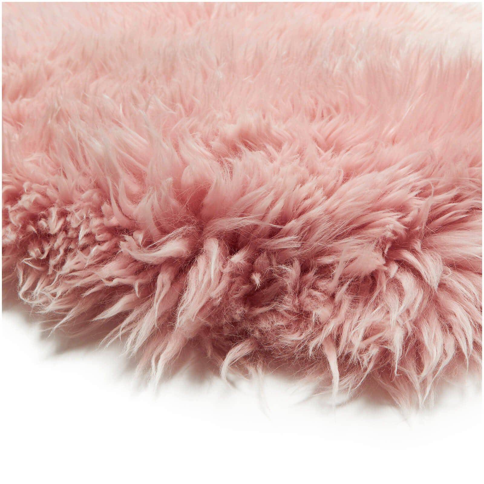 Luxurious Sheepskin Rug -Natural Shp-P - Rugs - ebarza Furniture UAE | Shop Modern Furniture in Abu Dhabi & Dubai - مفروشات ايبازرا في الامارات | تسوق اثاث عصري وديكورات مميزة في دبي وابوظبي