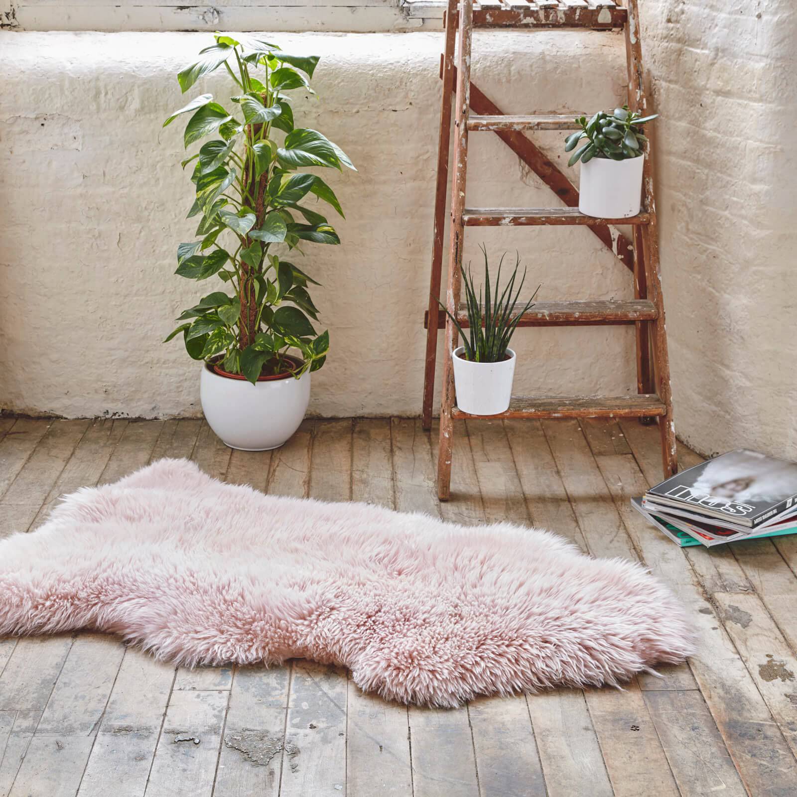Luxurious Sheepskin Rug -Natural Shp-P - Rugs - ebarza Furniture UAE | Shop Modern Furniture in Abu Dhabi & Dubai - مفروشات ايبازرا في الامارات | تسوق اثاث عصري وديكورات مميزة في دبي وابوظبي