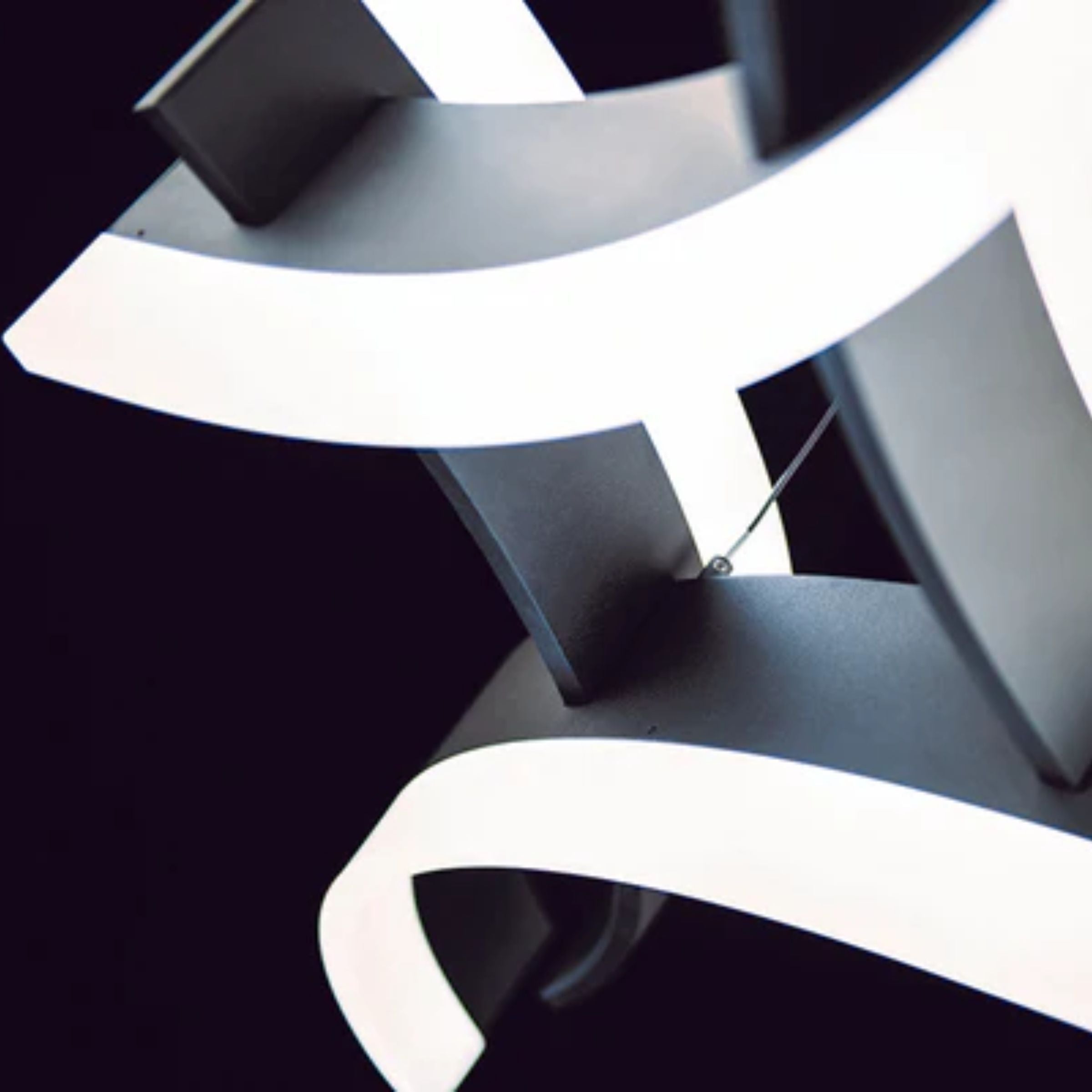 Lyra Black Pendant Lamp CY-DD-1027-B - Pendant Lamps - ebarza Furniture UAE | Shop Modern Furniture in Abu Dhabi & Dubai - مفروشات ايبازرا في الامارات | تسوق اثاث عصري وديكورات مميزة في دبي وابوظبي