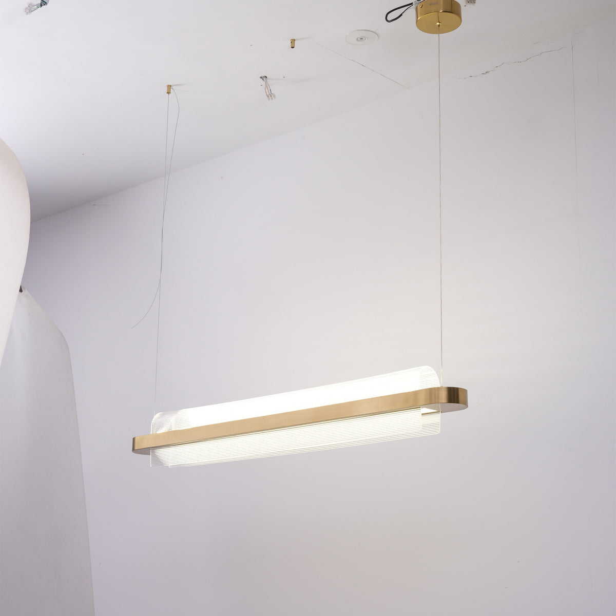 BEACON Molten Pearl Pendant Lamp CY-DD-1061 hanging pendant light with a smooth, glossy pearl finish and modern design.