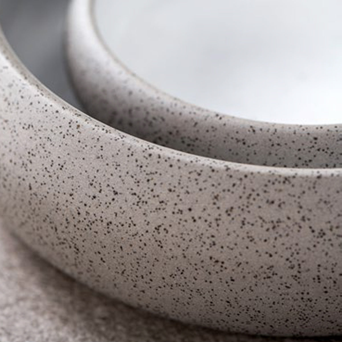 Nordic Western round plate by Beacon, 14cm diameter, ceramic tableware with a modern design, cream-colored finish.