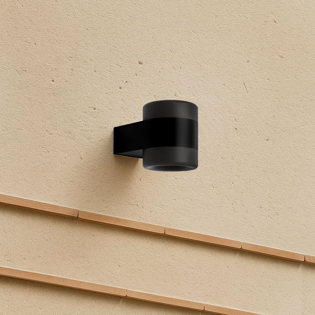 Beacon O Valoo wall lamp LWB728, modern wall-mounted lighting fixture with sleek design and metallic finish.