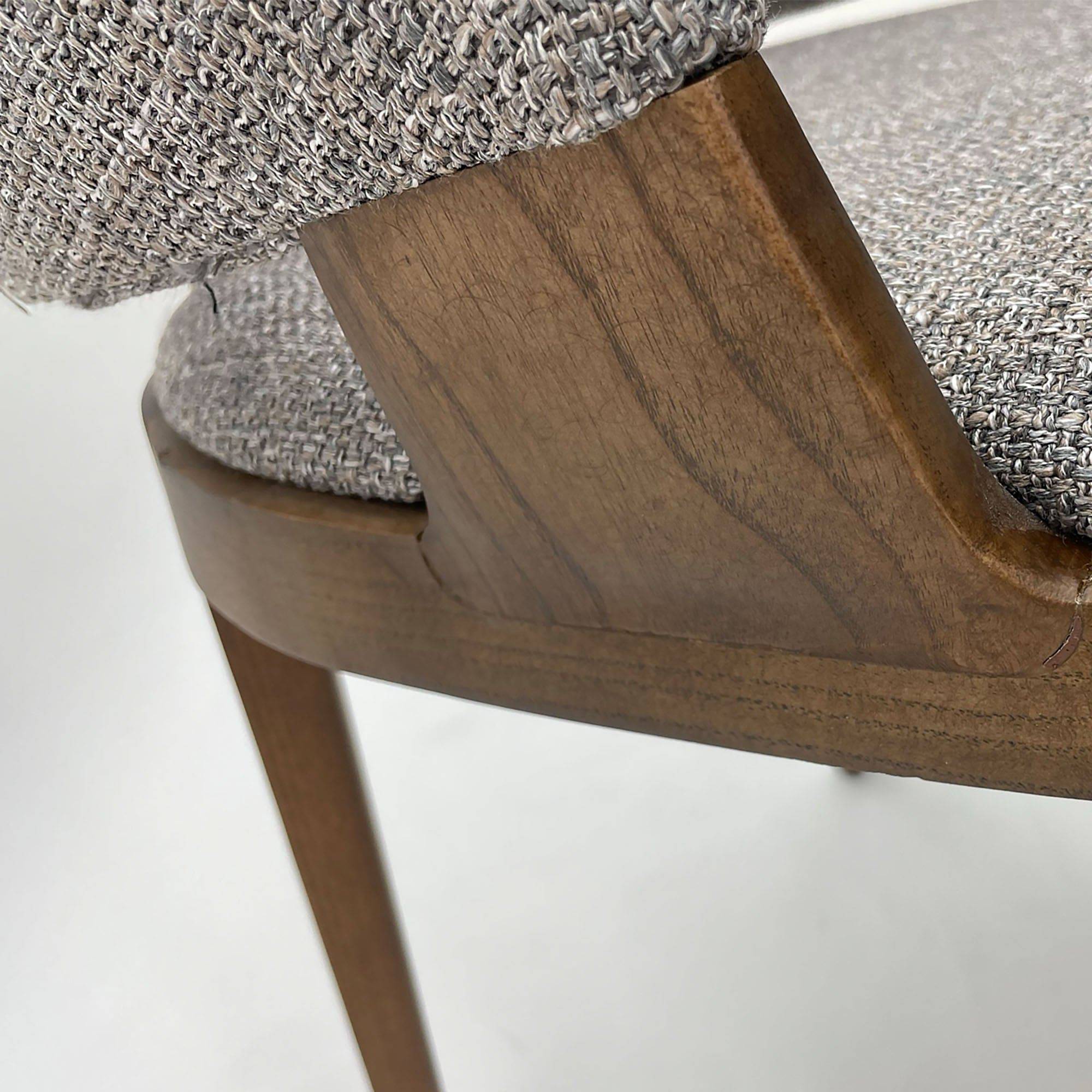 Otto Chair Otto001 - Chairs - ebarza Furniture UAE | Shop Modern Furniture in Abu Dhabi & Dubai - مفروشات ايبازرا في الامارات | تسوق اثاث عصري وديكورات مميزة في دبي وابوظبي