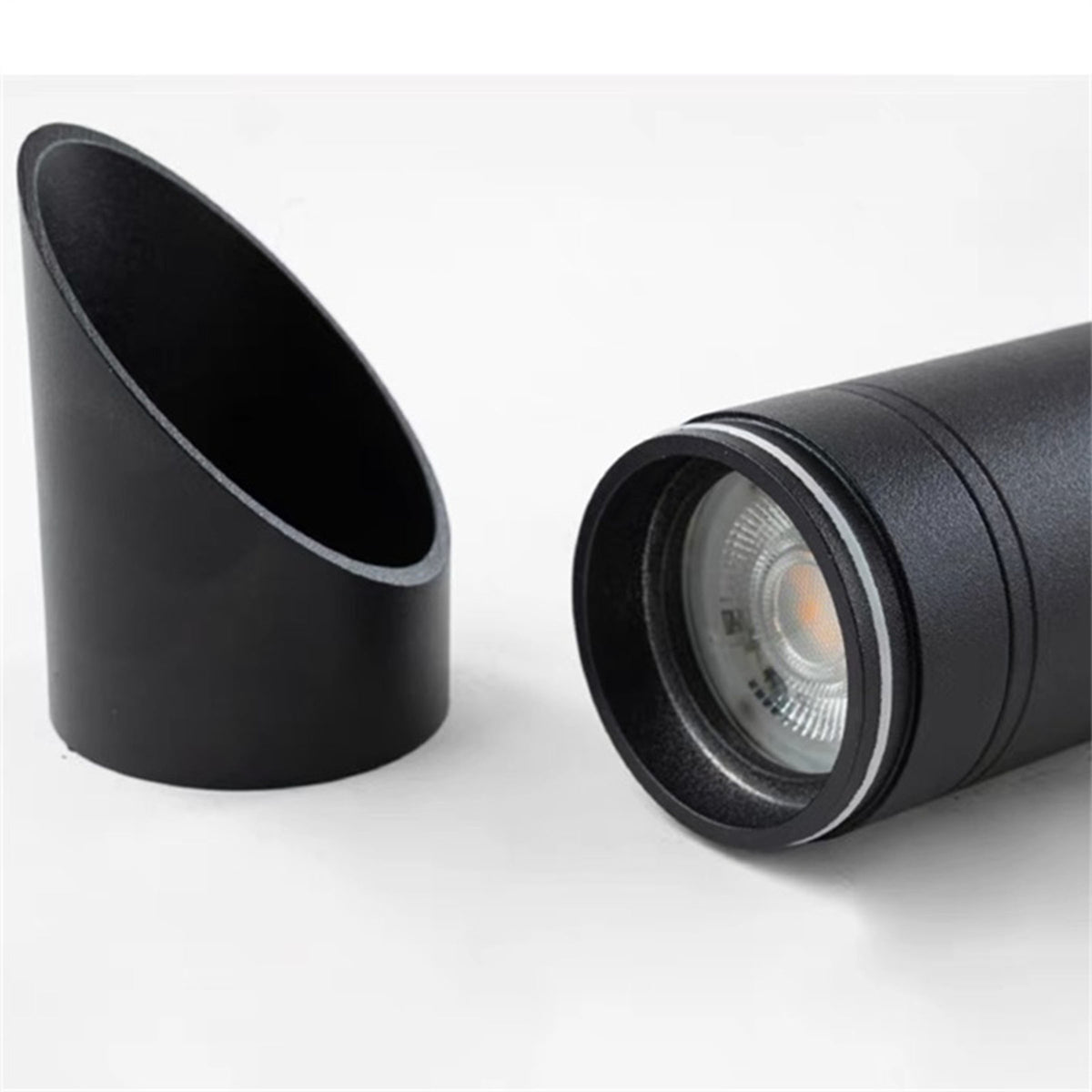 BEACON outdoor LED garden light HTD-K-2531-COB-2 illuminating garden path with bright white LED light, durable outdoor lighting fixture.