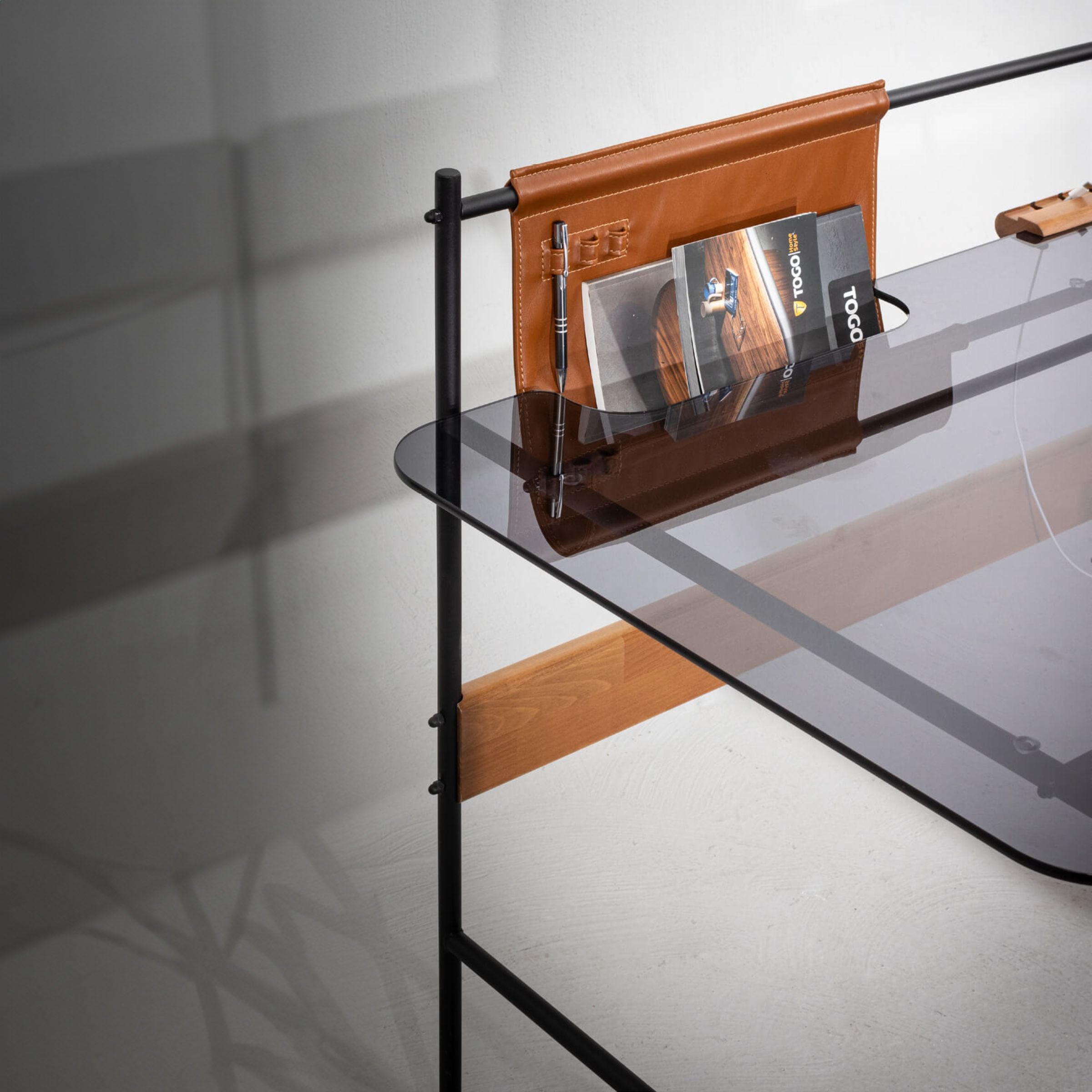 Pars Desk PA-D001 display office desk by TOGO HOME STYLE, featuring a sleek modern design with a spacious workspace.