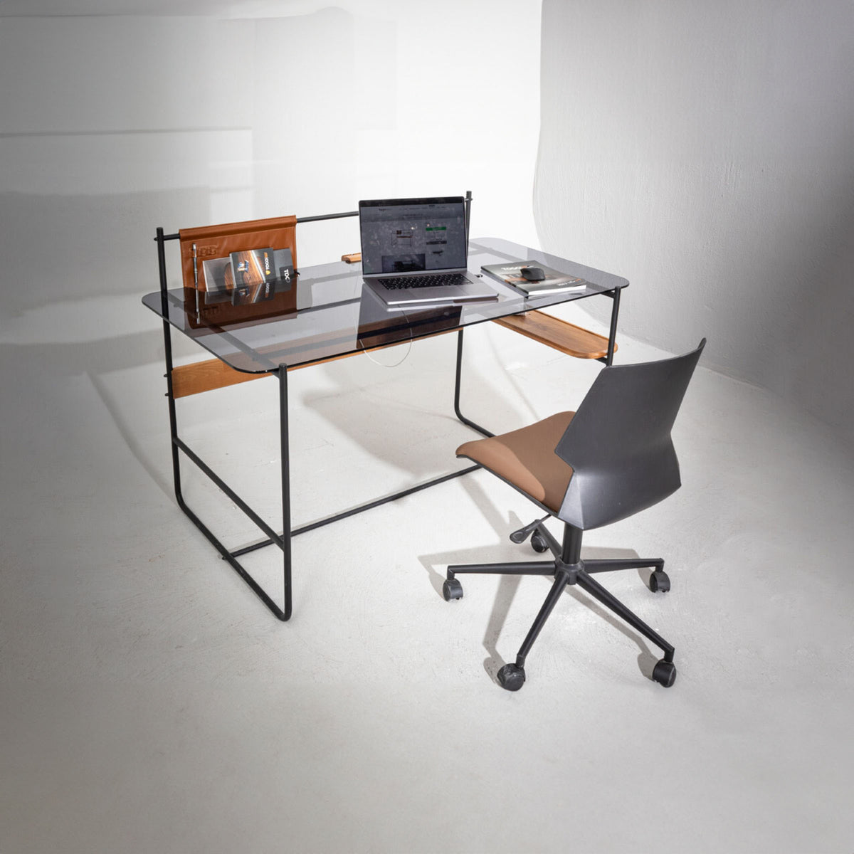 Display item Pars Desk PA-D001 by TOGO HOME STYLE, a modern office desk with a sleek wooden finish.