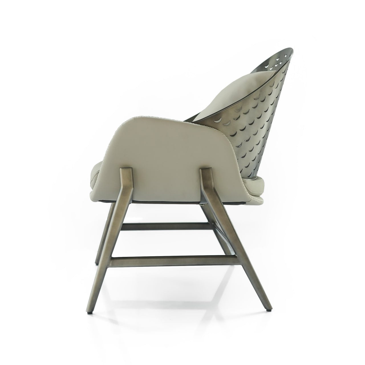 Turtle Lounge chair BC716 - Lounge Chairs - ebarza Furniture UAE | Shop Modern Furniture in Abu Dhabi & Dubai - مفروشات ايبازرا في الامارات | تسوق اثاث عصري وديكورات مميزة في دبي وابوظبي