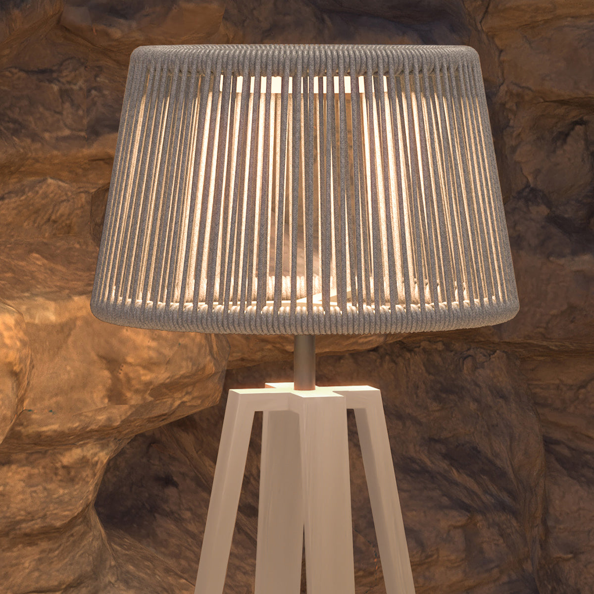 BEACON Marrakech outdoor/indoor solar floor lamp, smart outdoor lighting, sleek design, ideal for garden or patio illumination.
