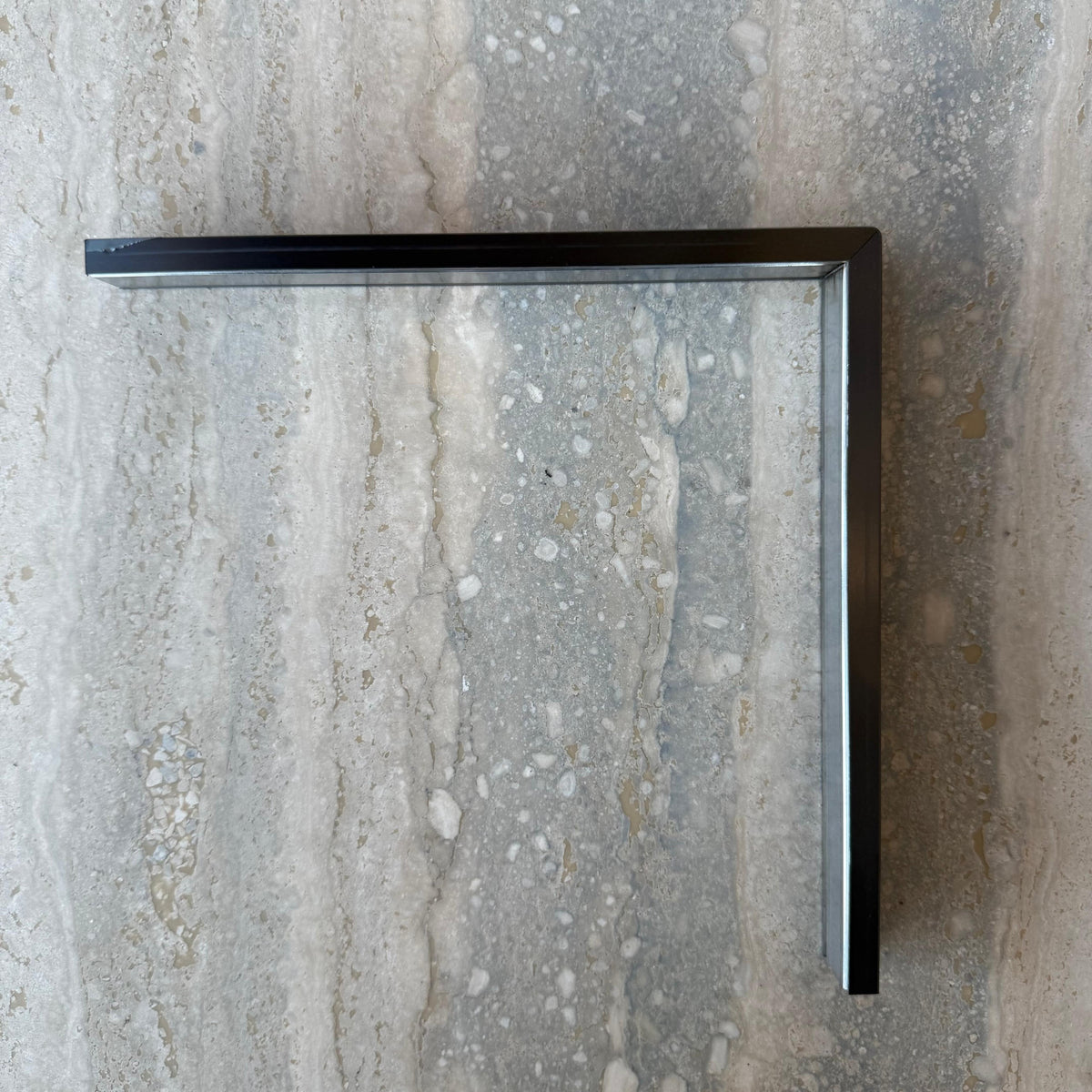 Black R0 2.5cm curved external right corner accessory for wall panels by BEACON, designed for seamless corner finishing.