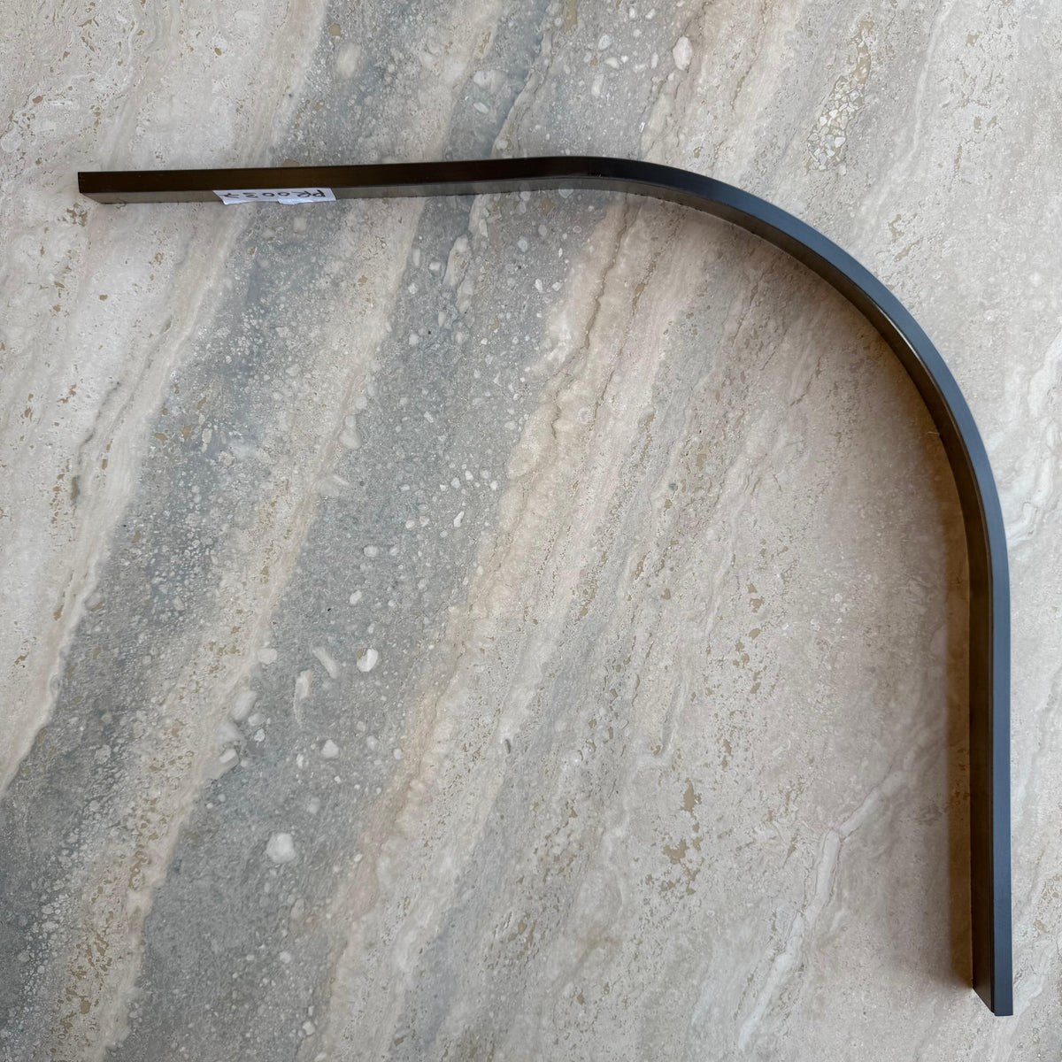 Black R200 2.5cm external corner accessory for wall panels and profiles by BEACON, designed for finishing wall corners.