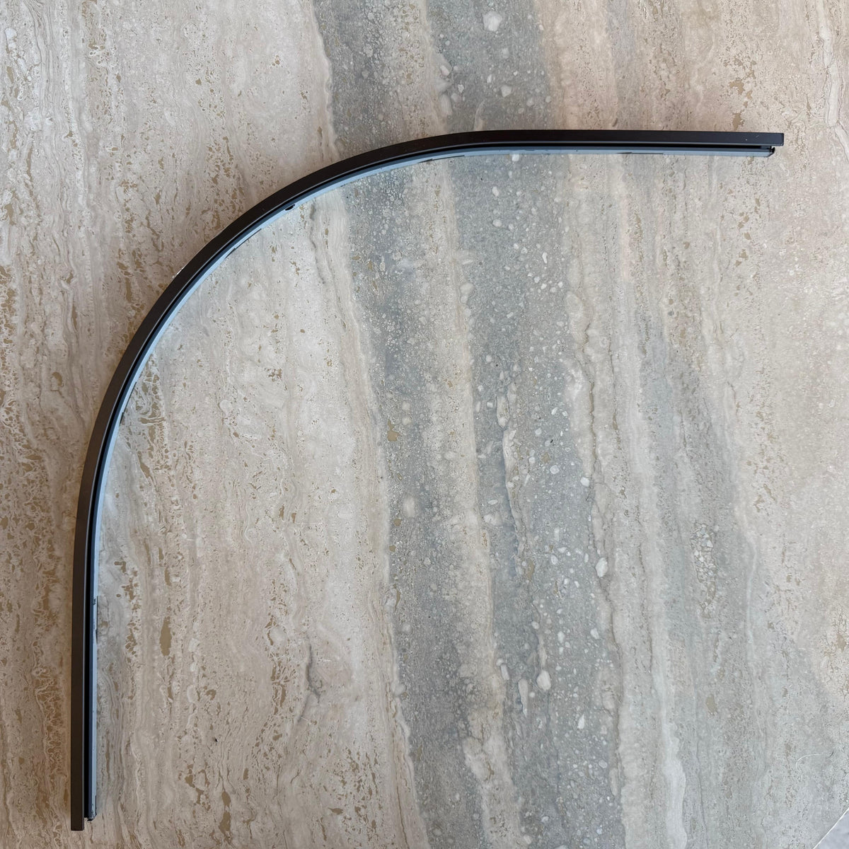 Black R300 2.5cm curved internal right corner accessory for wall panels by BEACON, designed for seamless corner finishing.