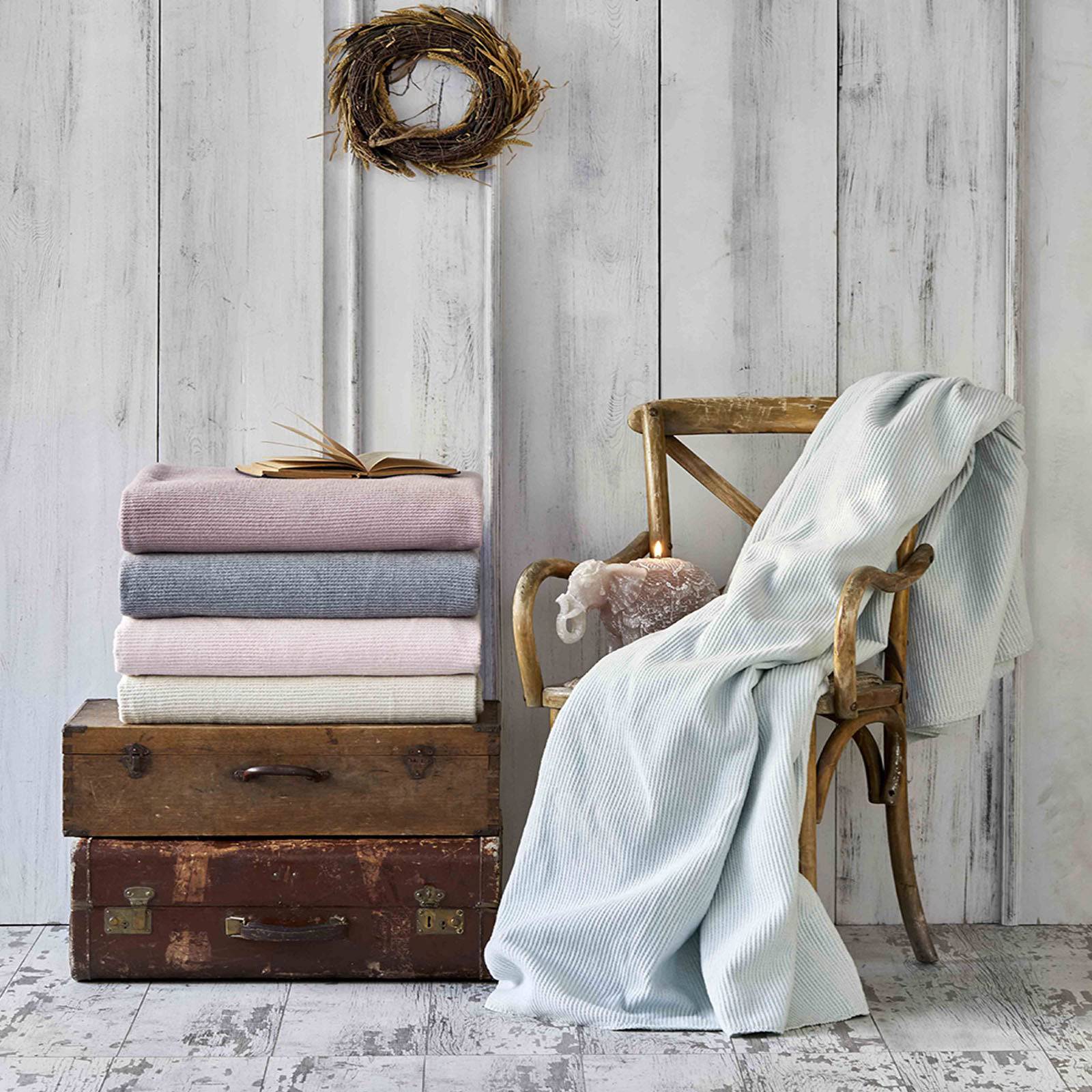 Remas Mavi Single Softline Blanket 200.15.01.0277 - Blankets - ebarza Furniture UAE | Shop Modern Furniture in Abu Dhabi & Dubai - مفروشات ايبازرا في الامارات | تسوق اثاث عصري وديكورات مميزة في دبي وابوظبي