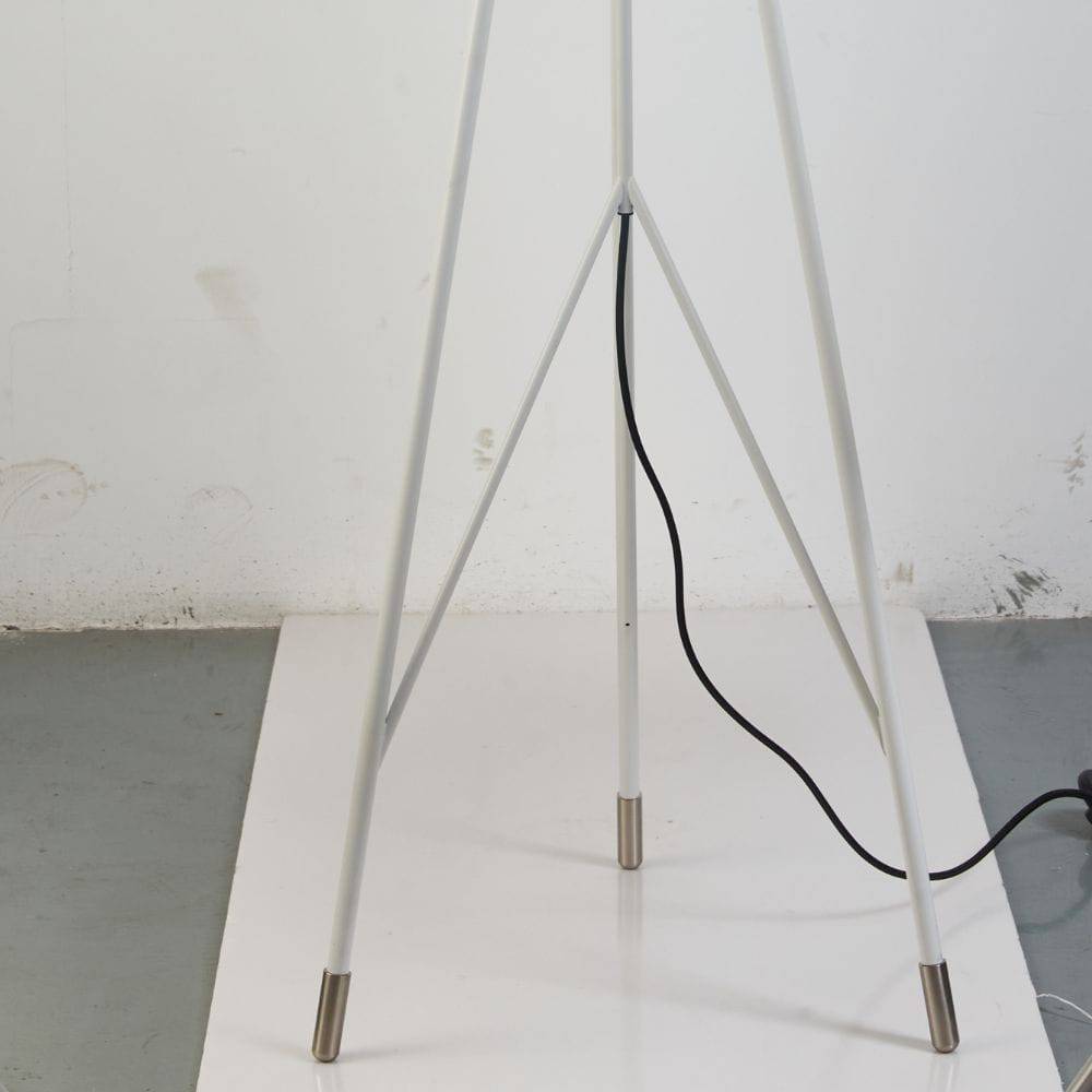 S-Class White Floor Lamp Cy-Ltd-1006-W - Floor Lamps - ebarza Furniture UAE | Shop Modern Furniture in Abu Dhabi & Dubai - مفروشات ايبازرا في الامارات | تسوق اثاث عصري وديكورات مميزة في دبي وابوظبي