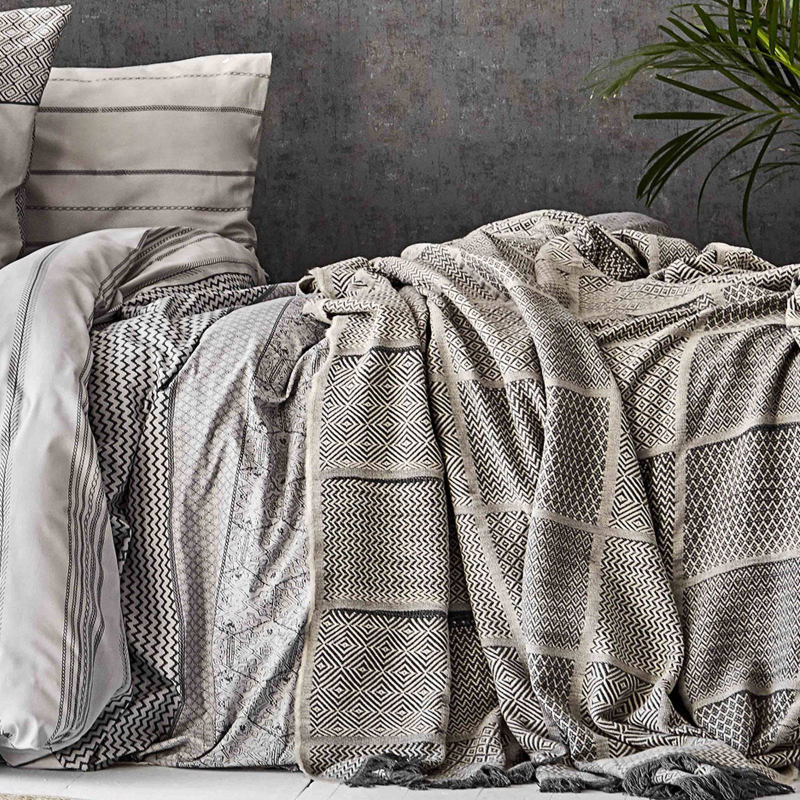 Sadra Gr Bedding Set 200.15.01.0228 - Bedding - ebarza Furniture UAE | Shop Modern Furniture in Abu Dhabi & Dubai - مفروشات ايبازرا في الامارات | تسوق اثاث عصري وديكورات مميزة في دبي وابوظبي