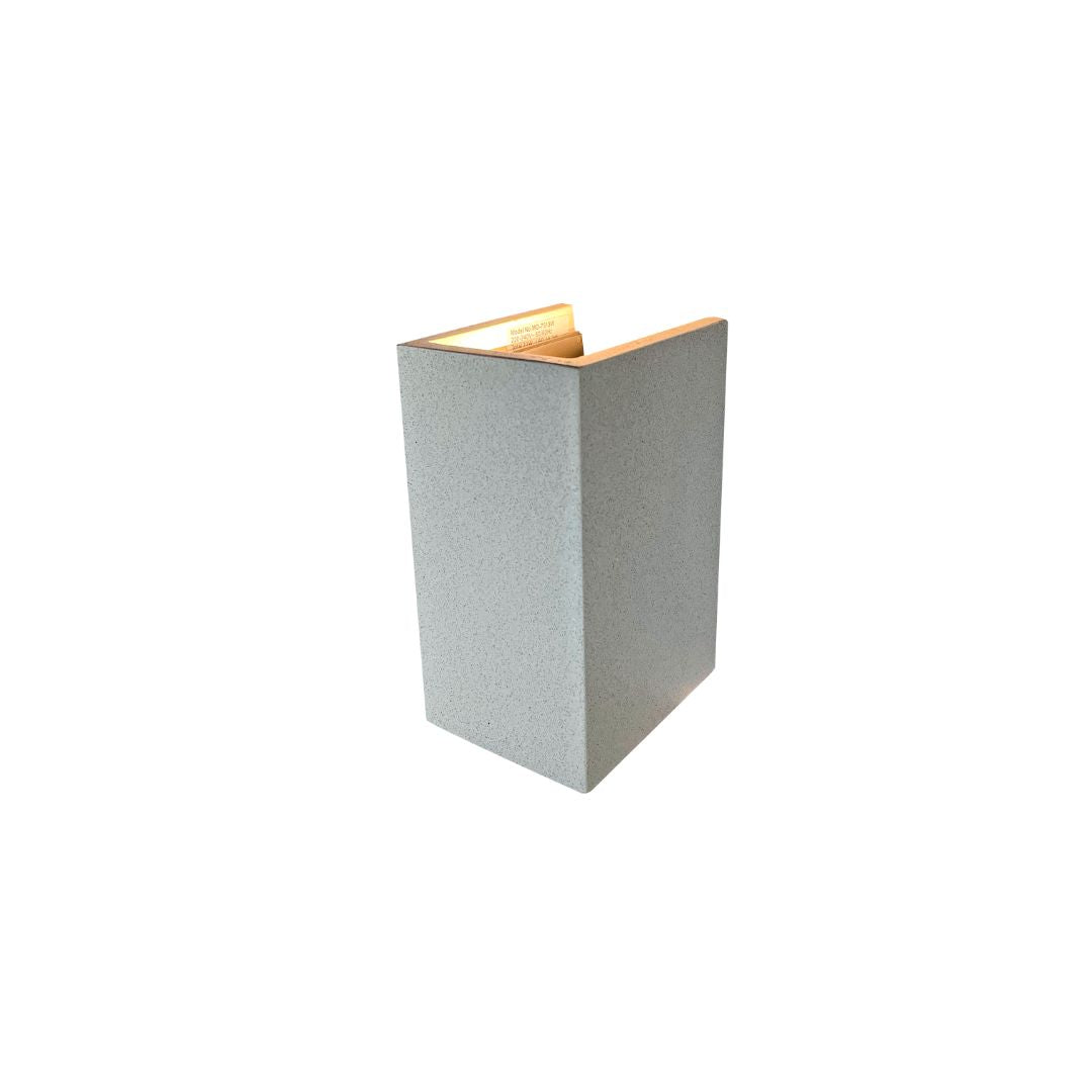 BEACON Secco outdoor LED wall light MO-7513W installed on exterior wall, modern outdoor lighting fixture, durable and energy-efficient.
