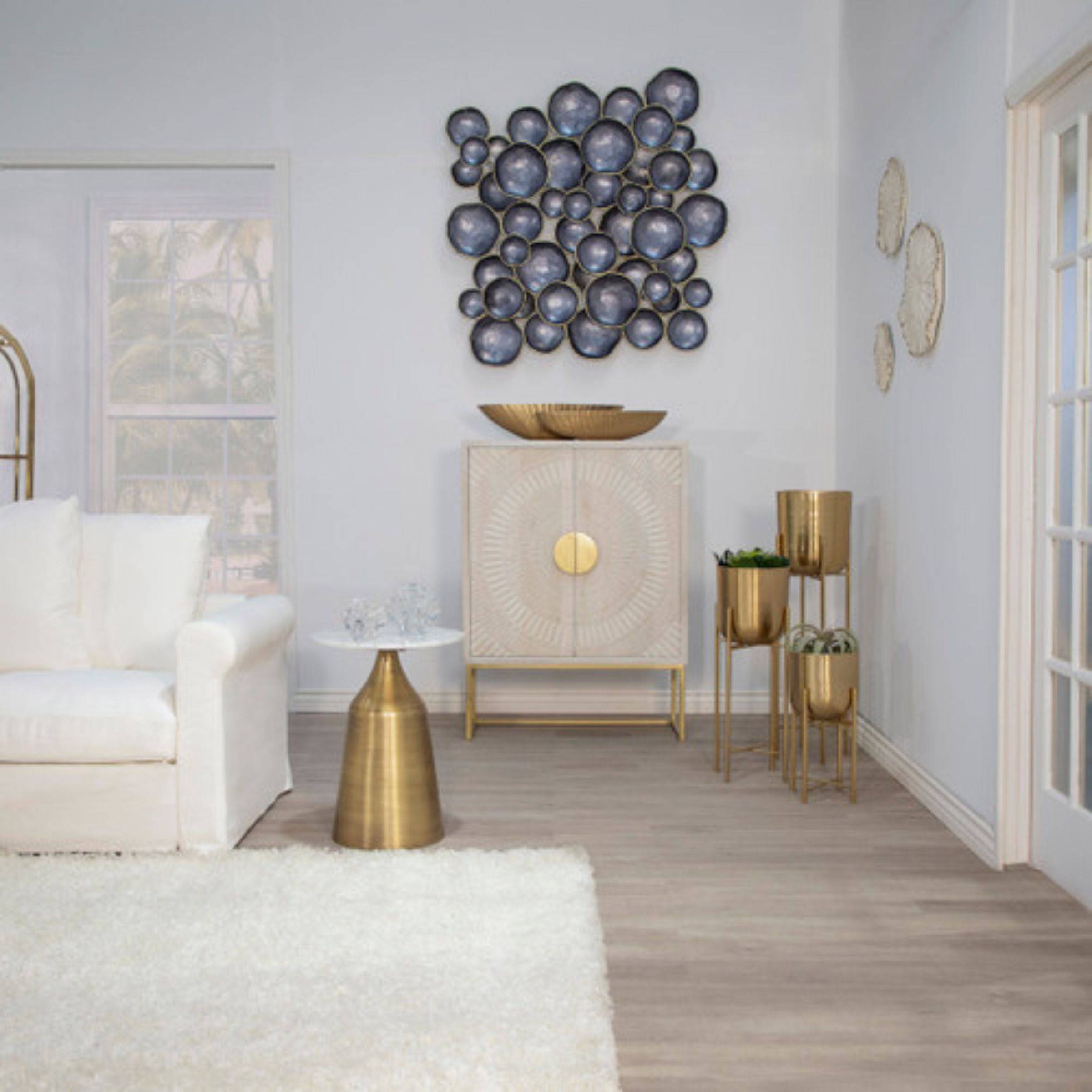 Set Of 3 Metal Planters On Stand - 40,30,20 Cm - Gold 14630 - Planter Boxes - ebarza Furniture UAE | Shop Modern Furniture in Abu Dhabi & Dubai - مفروشات ايبازرا في الامارات | تسوق اثاث عصري وديكورات مميزة في دبي وابوظبي