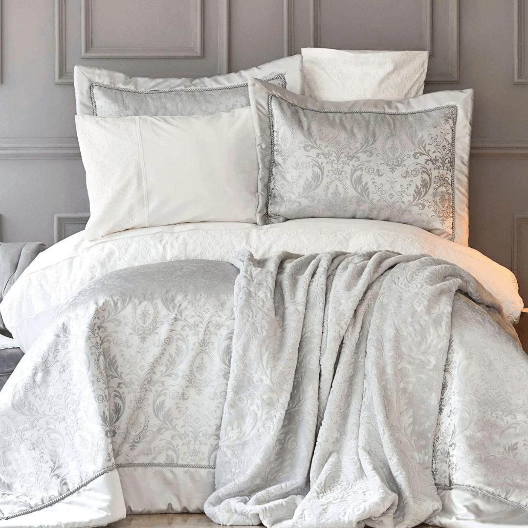 Silvio S.Yesili Bedding Set 200.16.01.0196 - Bedding - ebarza Furniture UAE | Shop Modern Furniture in Abu Dhabi & Dubai - مفروشات ايبازرا في الامارات | تسوق اثاث عصري وديكورات مميزة في دبي وابوظبي