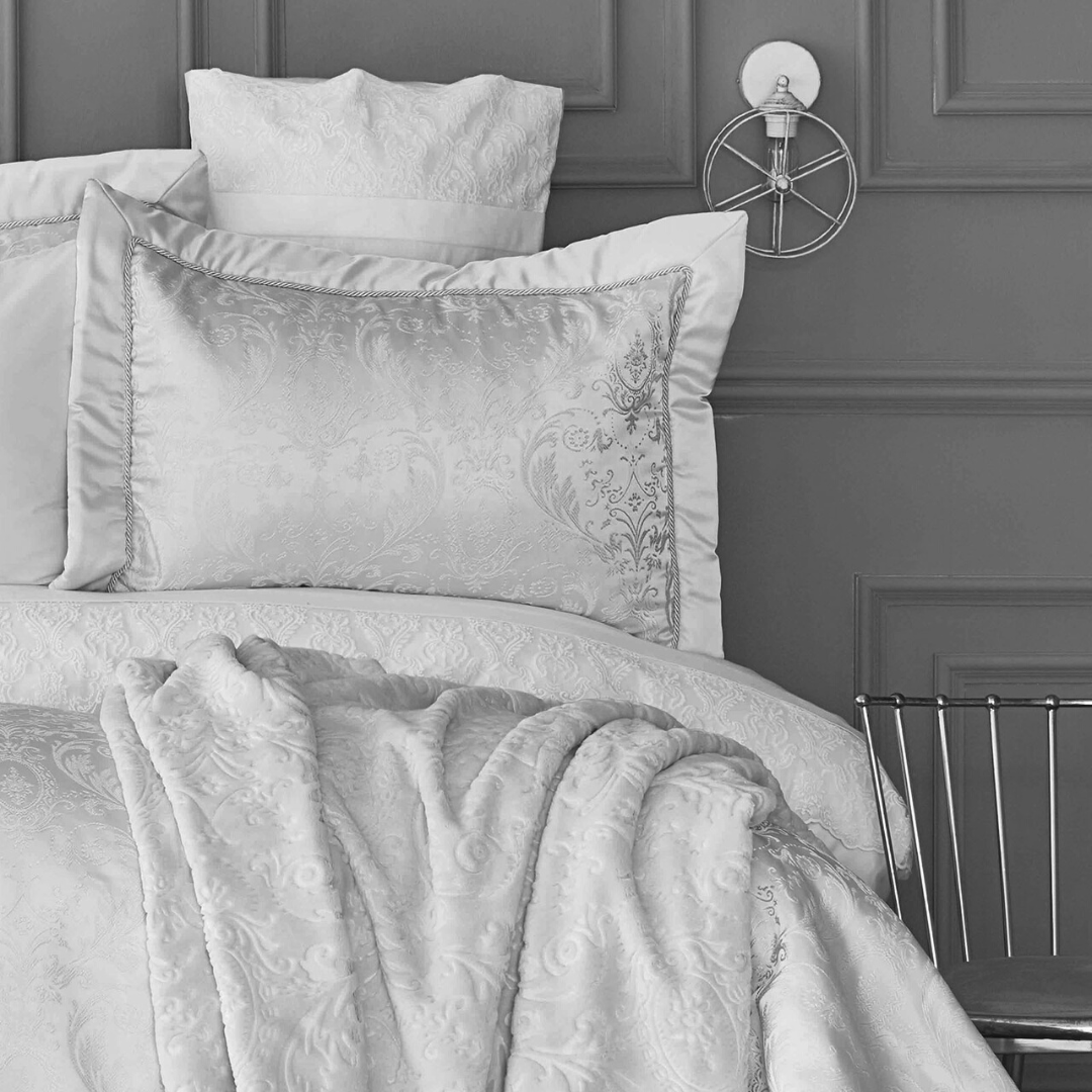 Silvio S.Yesili Bedding Set 200.16.01.0196 - Bedding - ebarza Furniture UAE | Shop Modern Furniture in Abu Dhabi & Dubai - مفروشات ايبازرا في الامارات | تسوق اثاث عصري وديكورات مميزة في دبي وابوظبي
