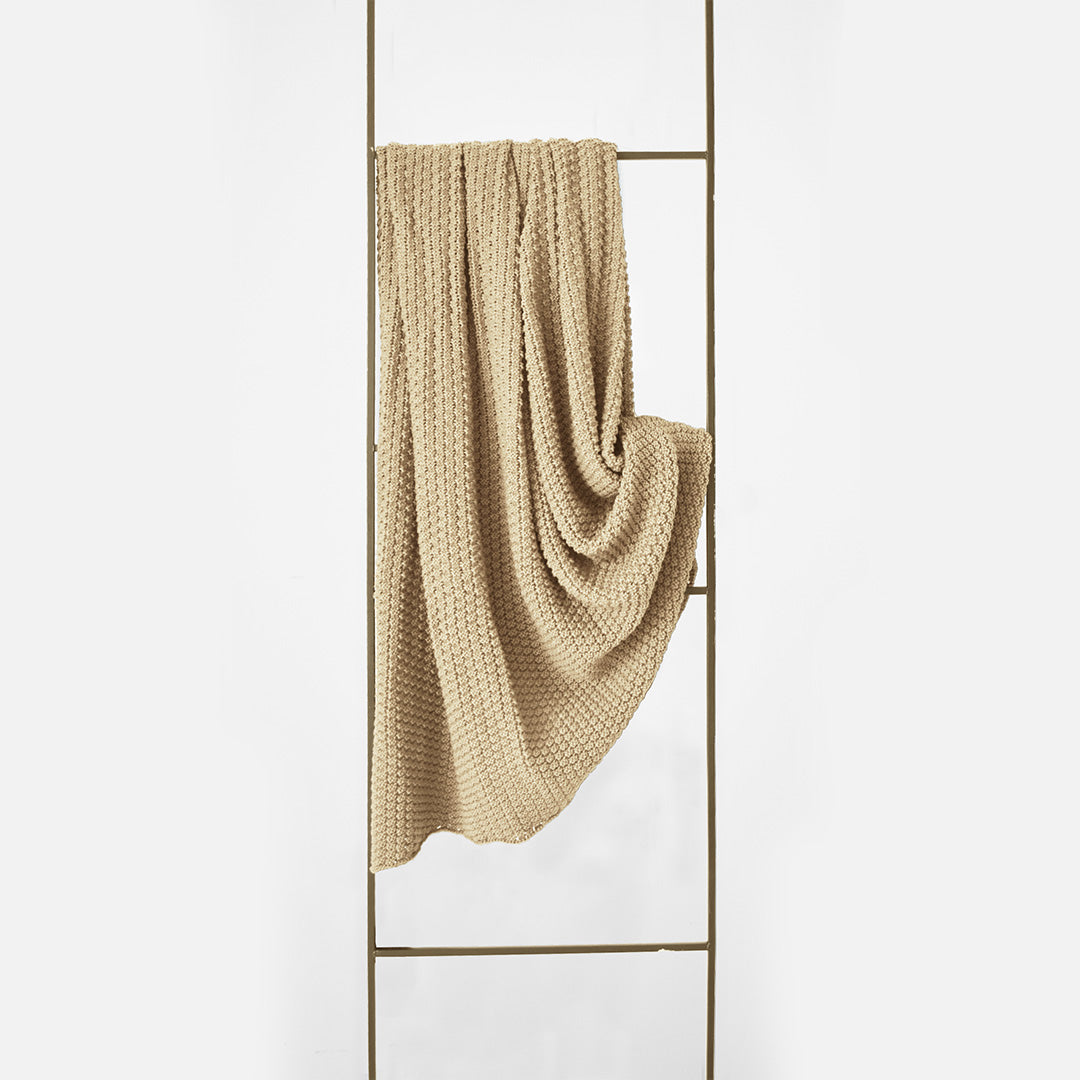 BEACON SKJG Benne imitation cashmere tassel blanket spread with tassels, soft textured blanket for cozy comfort.