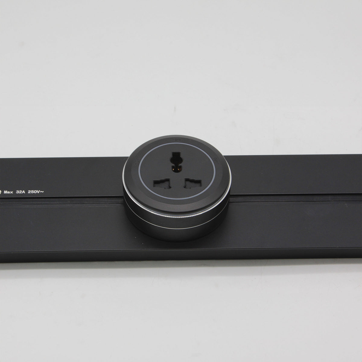 Universal BEACON AH04-CU Power Adapter for Power Track System, compact and versatile for electrical connections.