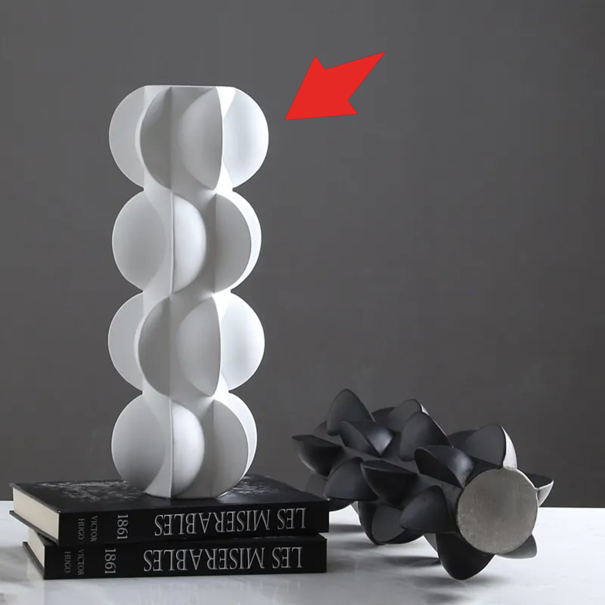 White Circle Resin Vase Fa-Sz2018B - Vases - ebarza Furniture UAE | Shop Modern Furniture in Abu Dhabi & Dubai - مفروشات ايبازرا في الامارات | تسوق اثاث عصري وديكورات مميزة في دبي وابوظبي