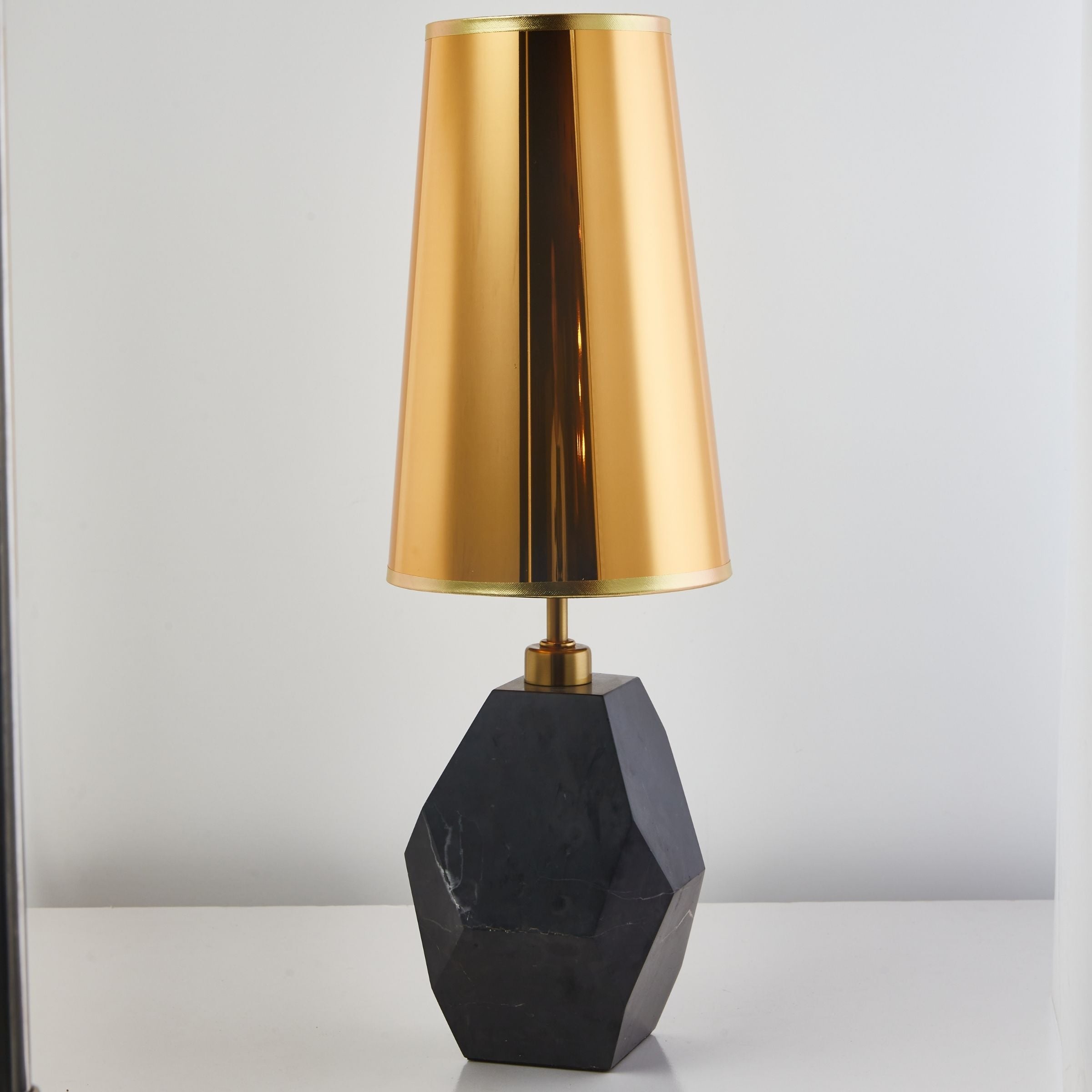 Soul Black Marble Table Lamp CY-LTD-1023-B -  Desk\table Lamps | مصباح طاولة من الرخام الأسود الروح - ebarza Furniture UAE | Shop Modern Furniture in Abu Dhabi & Dubai - مفروشات ايبازرا في الامارات | تسوق اثاث عصري وديكورات مميزة في دبي وابوظبي