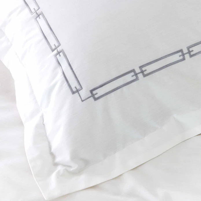 Karaca Home White Collection Oriane Gray Embroidered Percale Double Duvet Cover Set 200.20.01.0105 - Bedding - ebarza Furniture UAE | Shop Modern Furniture in Abu Dhabi & Dubai - مفروشات ايبازرا في الامارات | تسوق اثاث عصري وديكورات مميزة في دبي وابوظبي