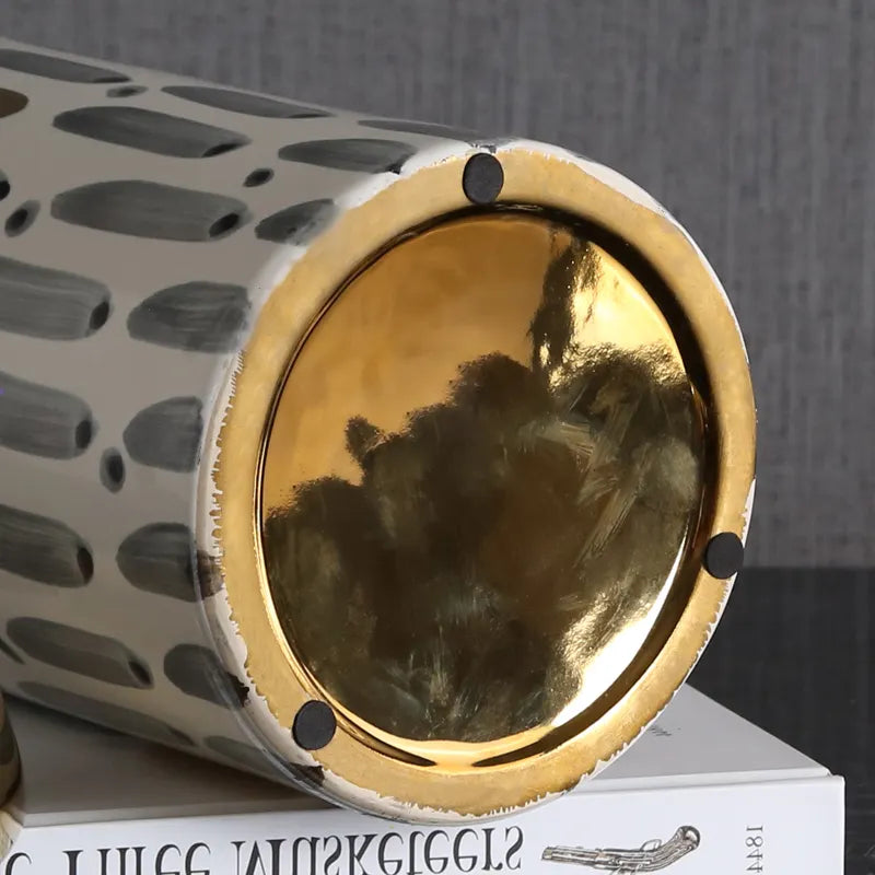 Black Stripe Bottle-B Vase Fa-D1980B - Vases - ebarza Furniture UAE | Shop Modern Furniture in Abu Dhabi & Dubai - مفروشات ايبازرا في الامارات | تسوق اثاث عصري وديكورات مميزة في دبي وابوظبي