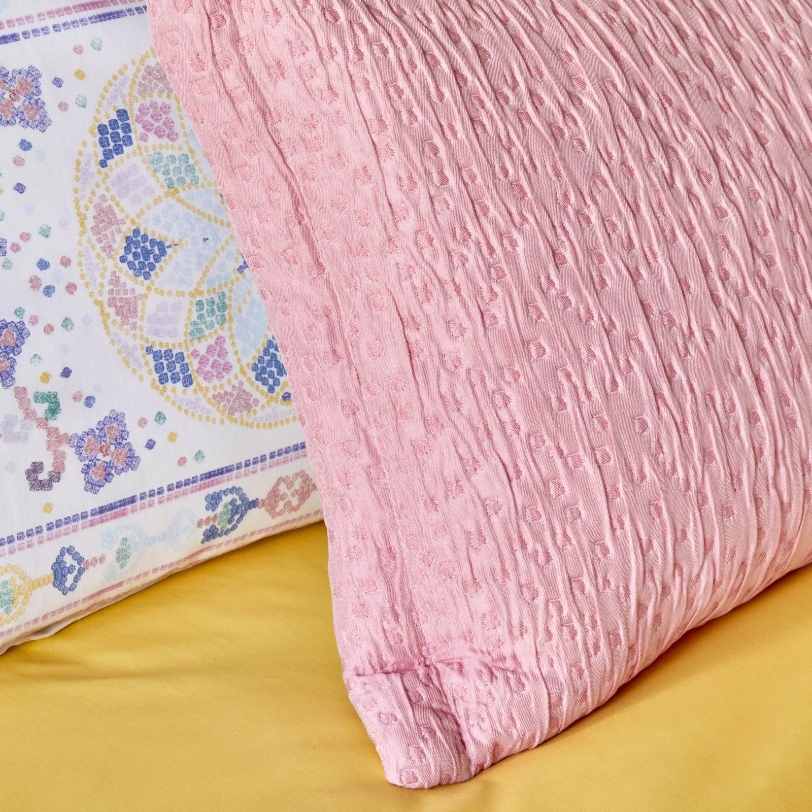 Karaca Home Bonbon Pink Double Cotton Winter Set 200.19.01.0021 - Bedding - ebarza Furniture UAE | Shop Modern Furniture in Abu Dhabi & Dubai - مفروشات ايبازرا في الامارات | تسوق اثاث عصري وديكورات مميزة في دبي وابوظبي