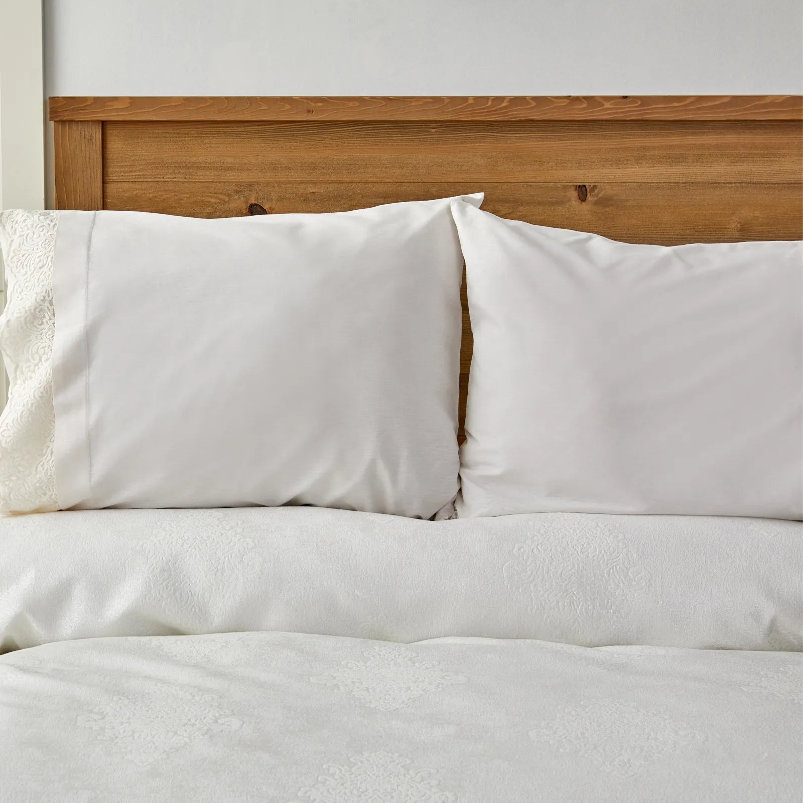 Karaca Home Laurel White 100% Cotton Lace Cotton Private Set 200.19.01.0177 - Bedding - ebarza Furniture UAE | Shop Modern Furniture in Abu Dhabi & Dubai - مفروشات ايبازرا في الامارات | تسوق اثاث عصري وديكورات مميزة في دبي وابوظبي