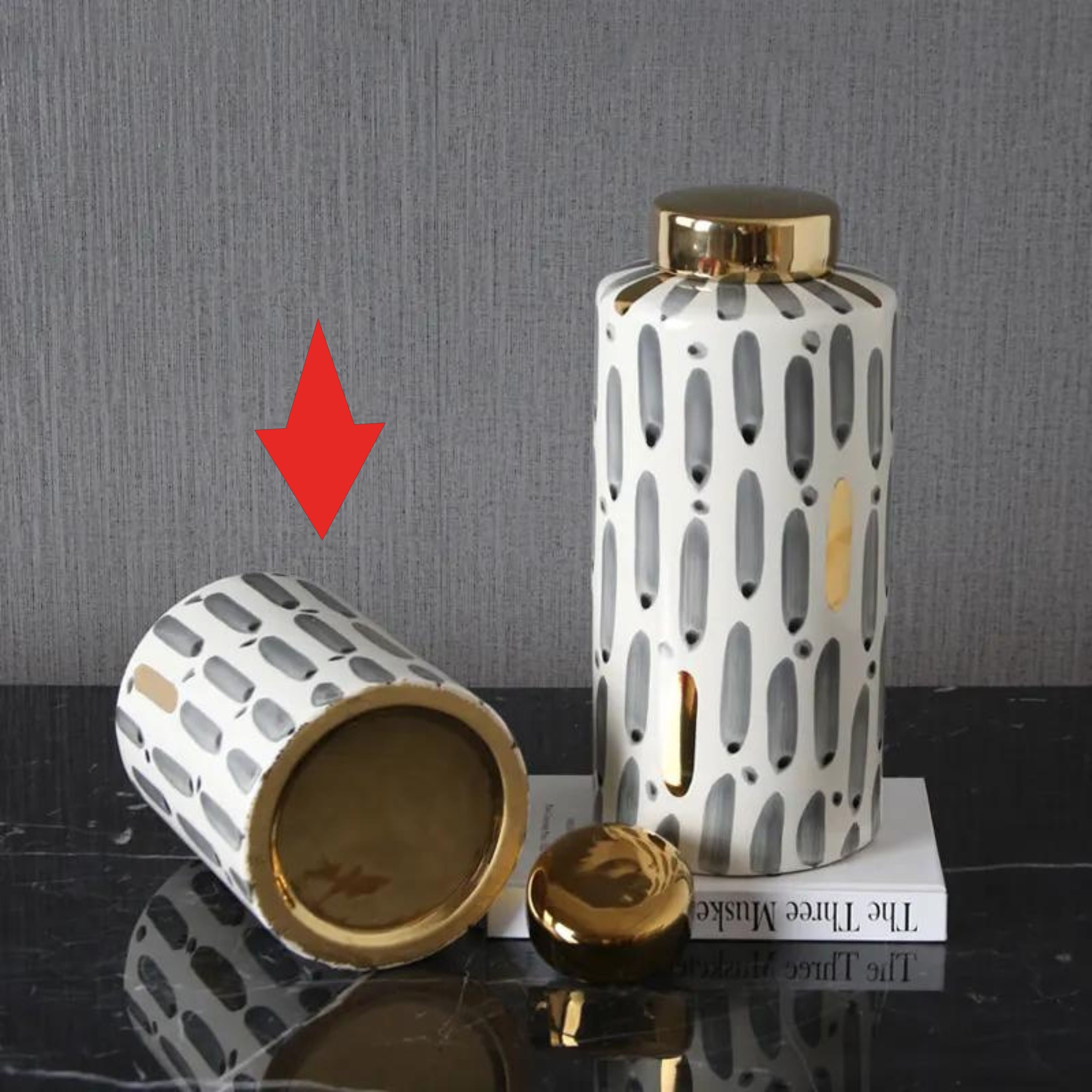 Black Stripe Bottle-B Vase Fa-D1980B - Vases - ebarza Furniture UAE | Shop Modern Furniture in Abu Dhabi & Dubai - مفروشات ايبازرا في الامارات | تسوق اثاث عصري وديكورات مميزة في دبي وابوظبي