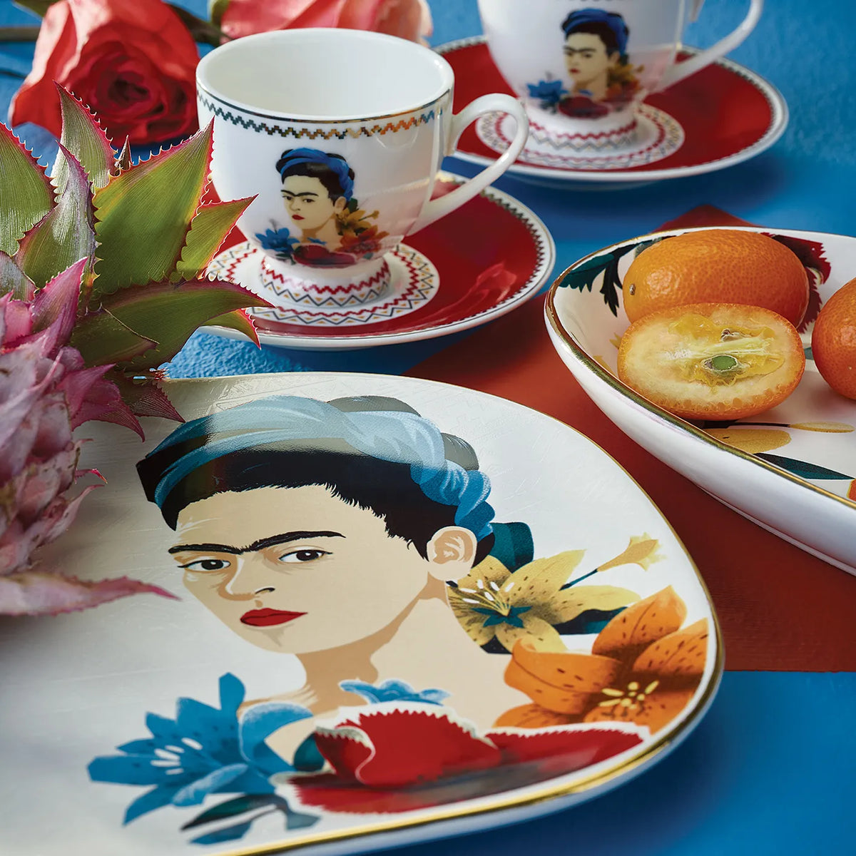 Green Karaca Frida Kahlo serving plate, decorative ceramic plate featuring Frida Kahlo artwork, perfect for serving or display.