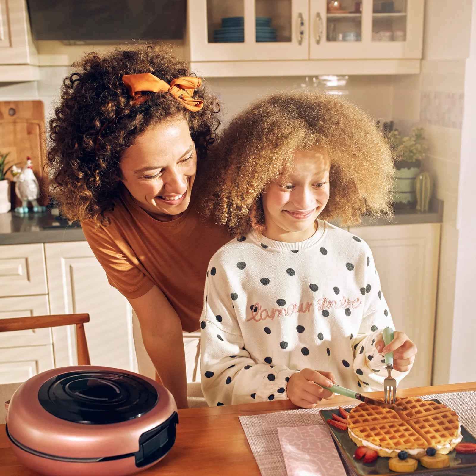 Karaca Funday Silver Removable Plate Waffle Maker 1000W 153.01.06.4927 - Kitchen Appliances - ebarza Furniture UAE | Shop Modern Furniture in Abu Dhabi & Dubai - مفروشات ايبازرا في الامارات | تسوق اثاث عصري وديكورات مميزة في دبي وابوظبي