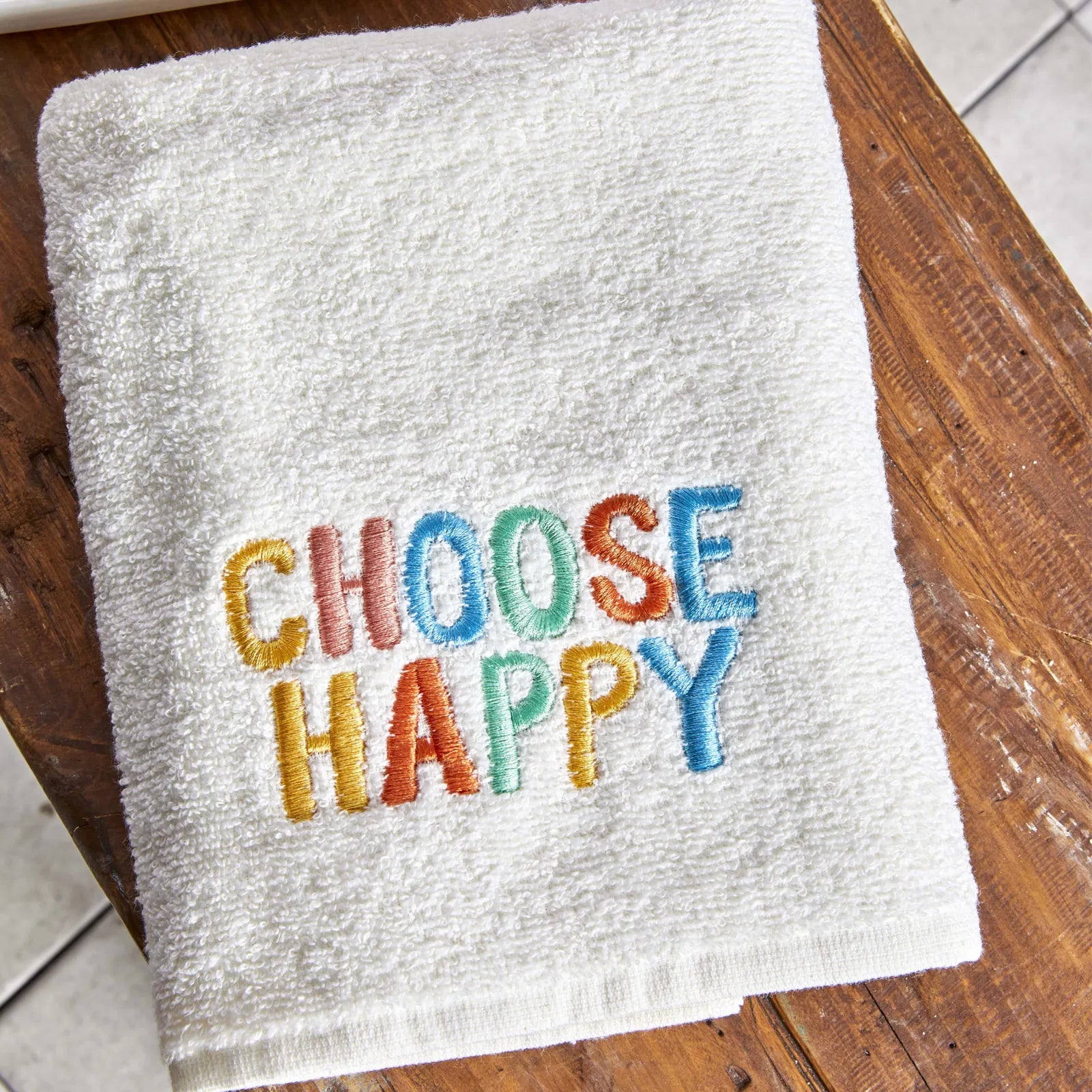 Karaca Home Choose Happy Embroidered Towel 50X90 Cm 200.19.01.0324 - Towels - ebarza Furniture UAE | Shop Modern Furniture in Abu Dhabi & Dubai - مفروشات ايبازرا في الامارات | تسوق اثاث عصري وديكورات مميزة في دبي وابوظبي