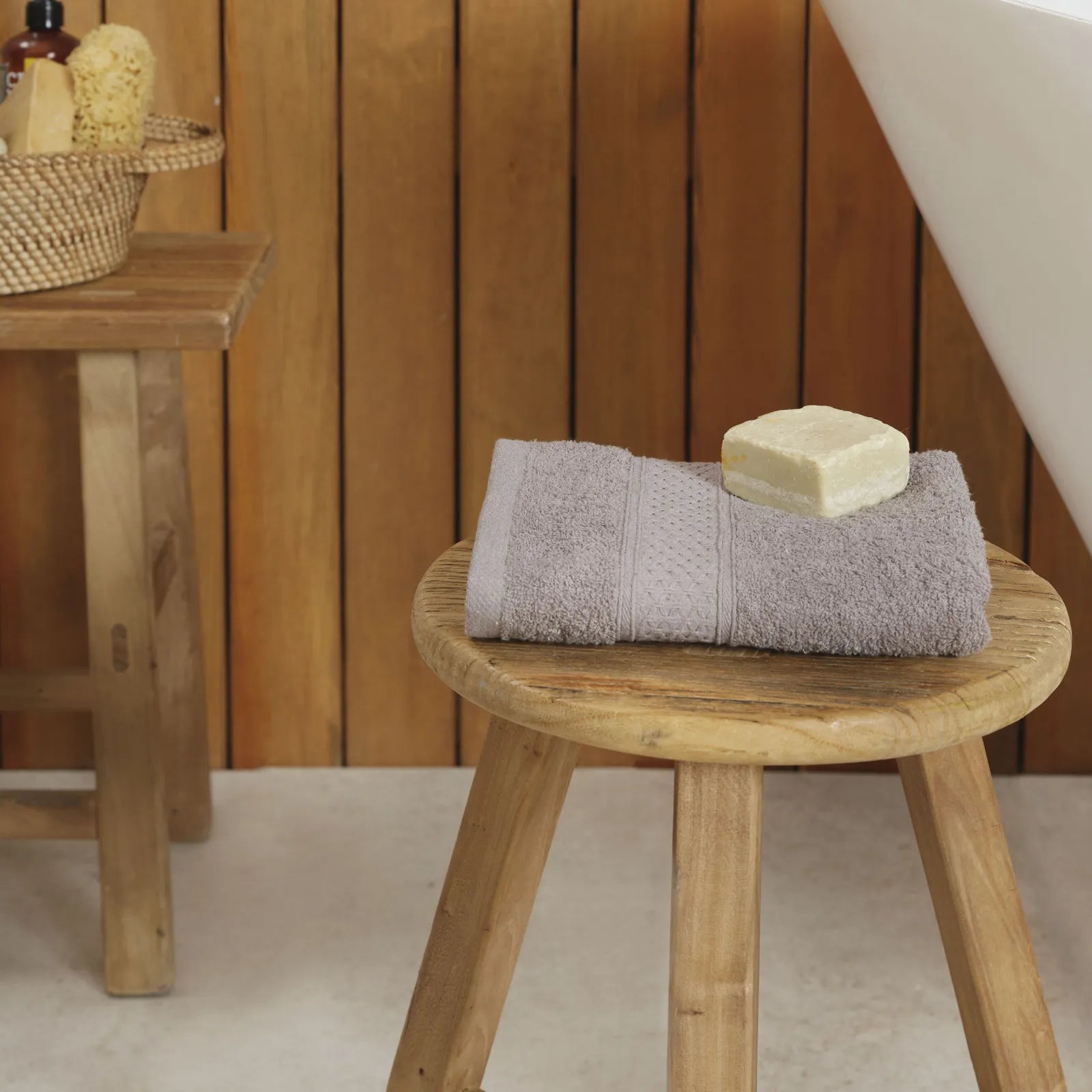 Karaca Home Dielle Recycle Face Towel 50 cm x 90 cm Gray 200.20.01.0671 - Towels - ebarza Furniture UAE | Shop Modern Furniture in Abu Dhabi & Dubai - مفروشات ايبازرا في الامارات | تسوق اثاث عصري وديكورات مميزة في دبي وابوظبي