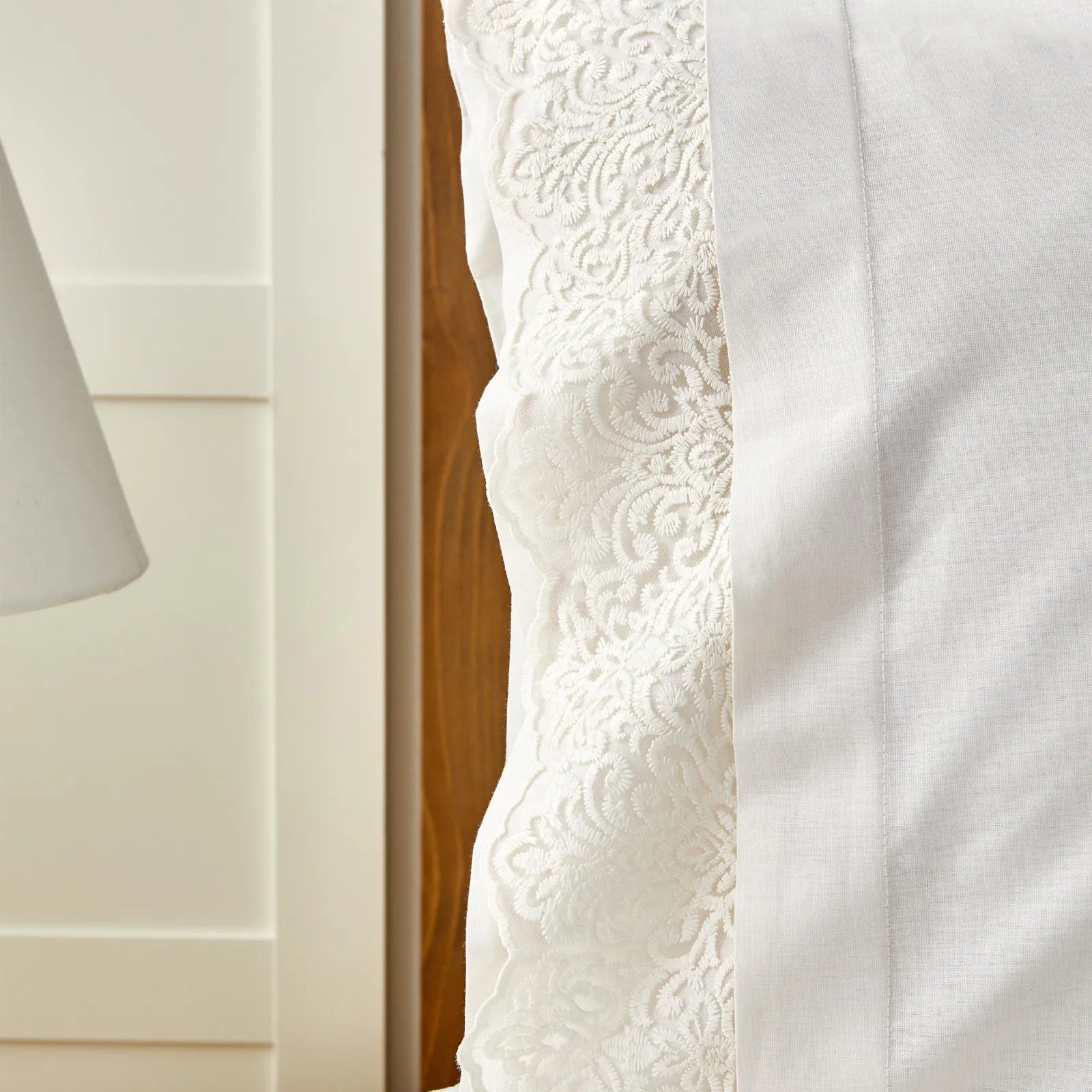 Karaca Home Laurel White 100% Cotton Lace Cotton Private Set 200.19.01.0177 - Bedding - ebarza Furniture UAE | Shop Modern Furniture in Abu Dhabi & Dubai - مفروشات ايبازرا في الامارات | تسوق اثاث عصري وديكورات مميزة في دبي وابوظبي